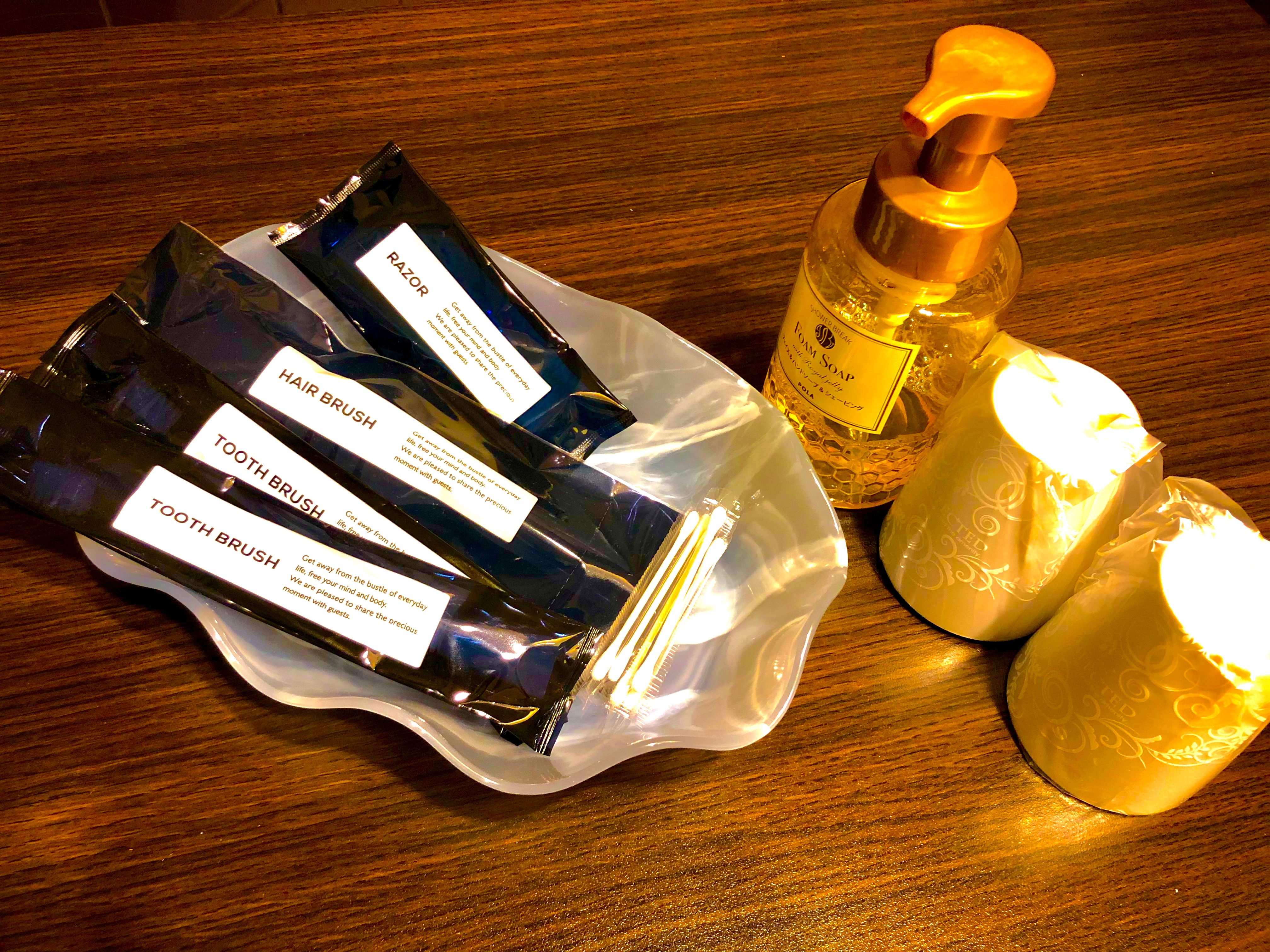 Amenities: All rooms are equipped with hairbrushes, toothbrushes, razors, cotton swabs, and hand soap.