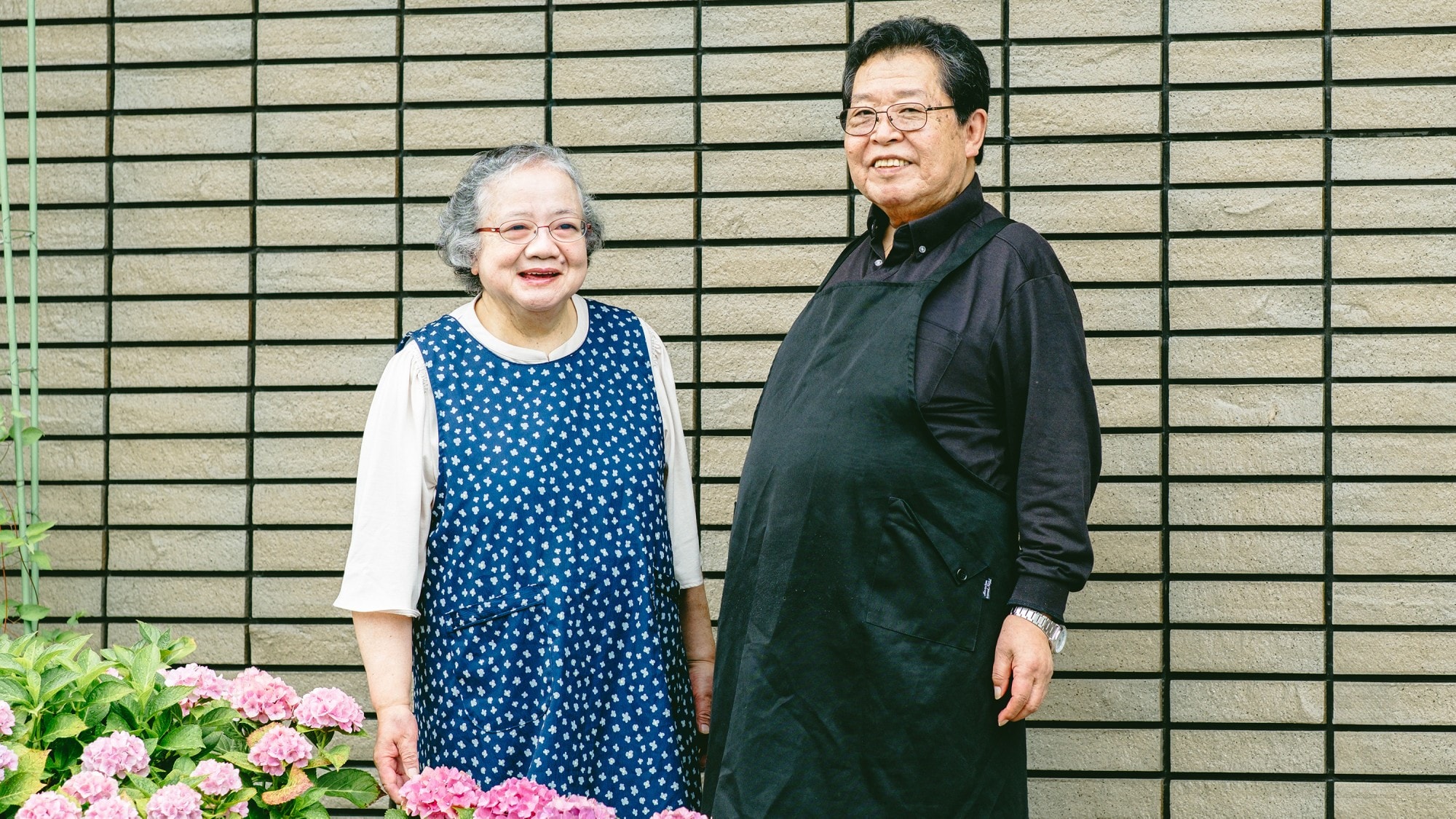 【　スタッフ　】　『　私たち夫婦が、皆様のお越しをお待ちしております♪　』