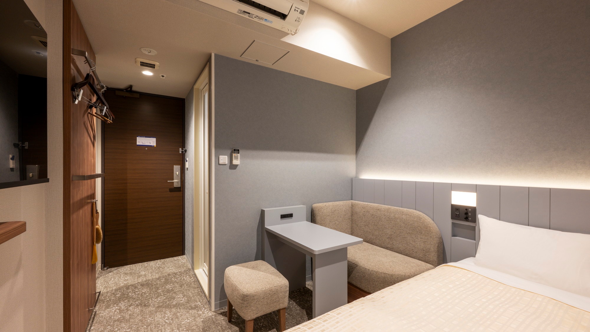 Phòng đôi cải tạo 12㎡_khu vực bàn làm việc