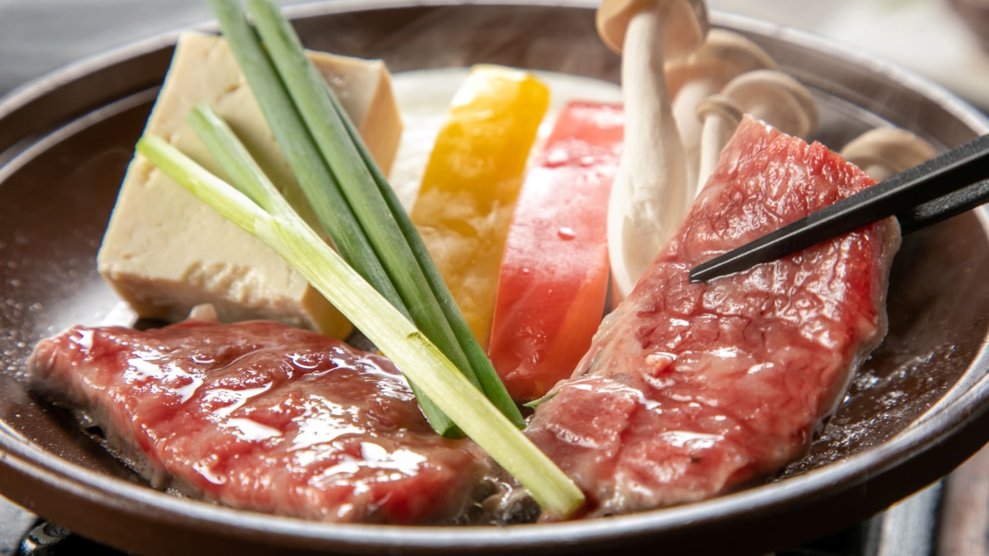 Please enjoy our delicious cuisine made with local delicacies, cultivated in the rich natural environment.