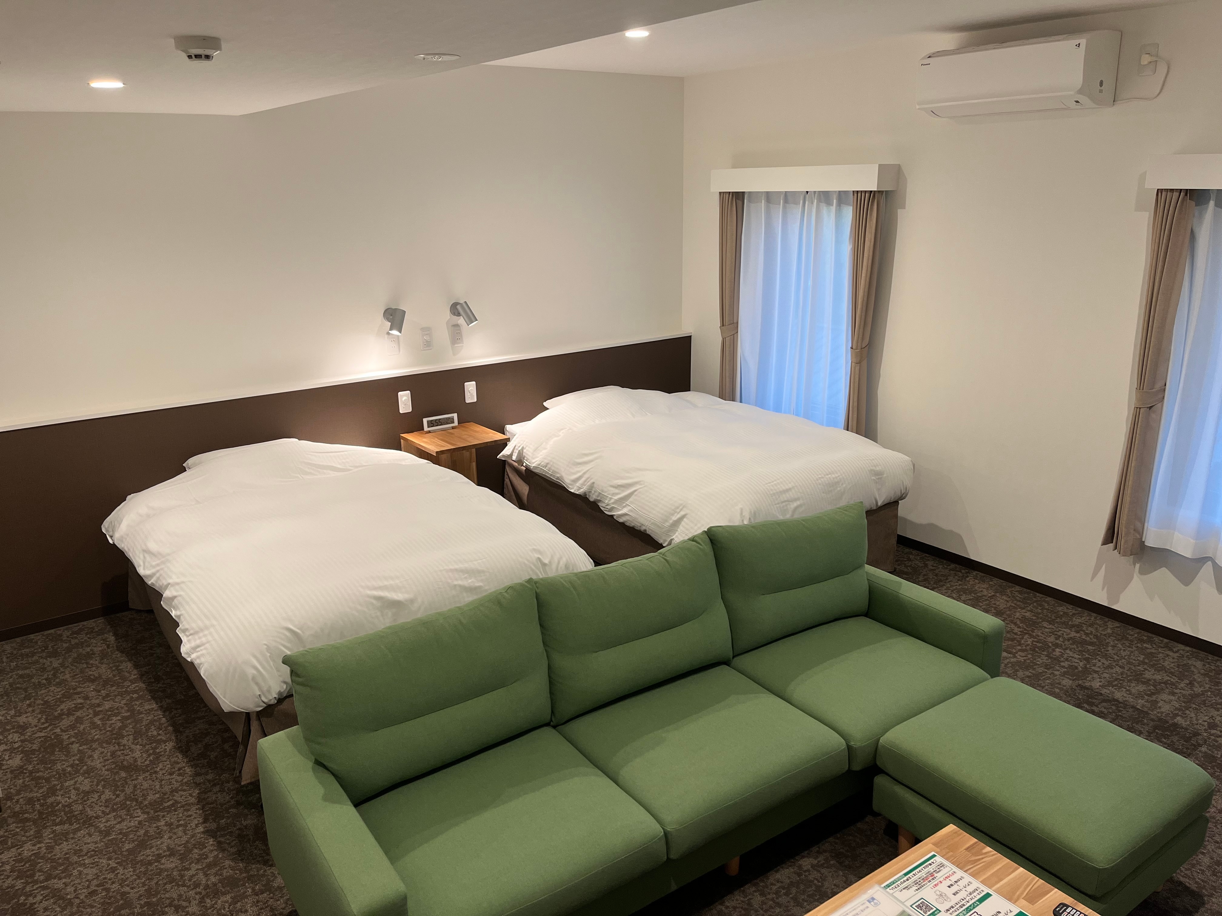 Deluxe Twin Room "Bed"