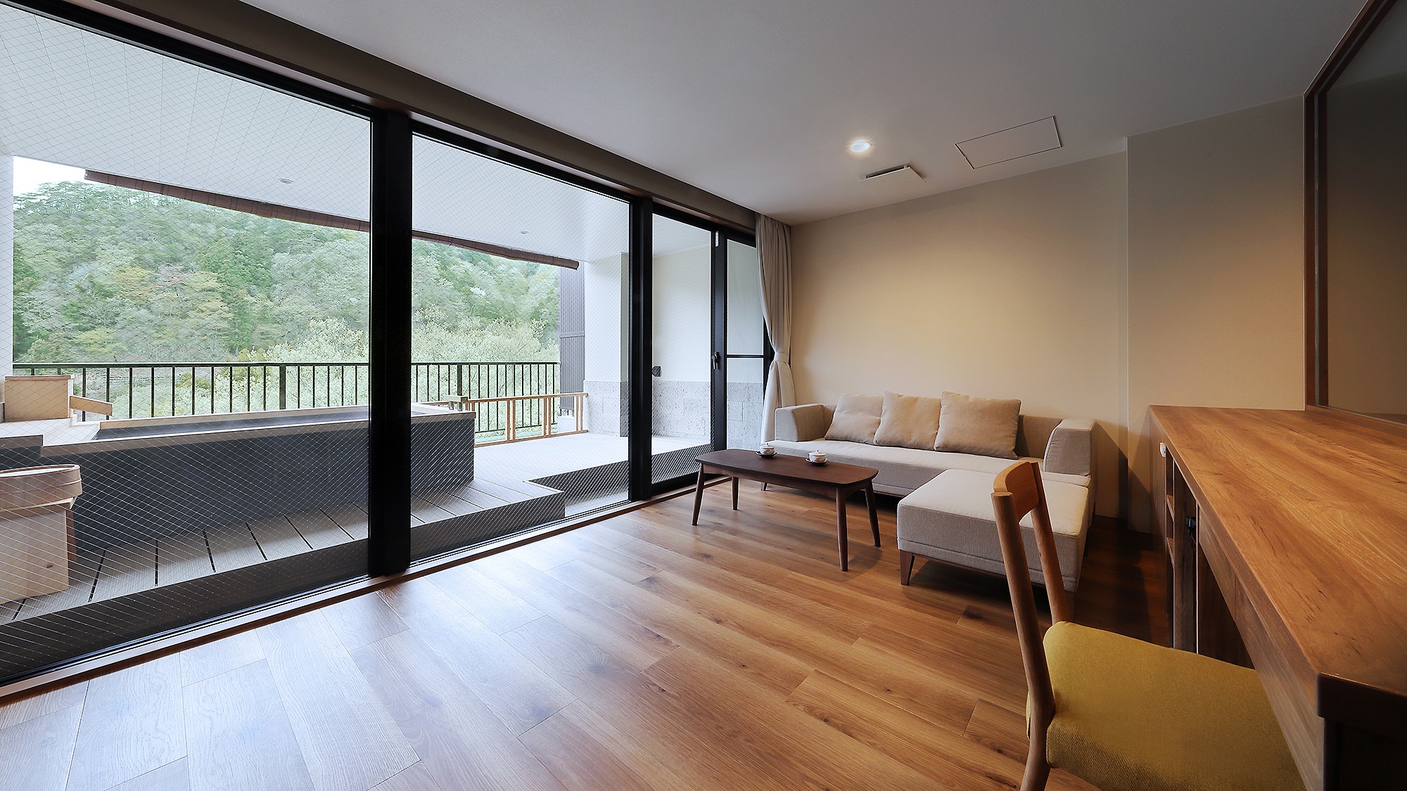 [OPEN in May 4th year of Reiwa] Western-style special room with open-air bath "Zelkova room"