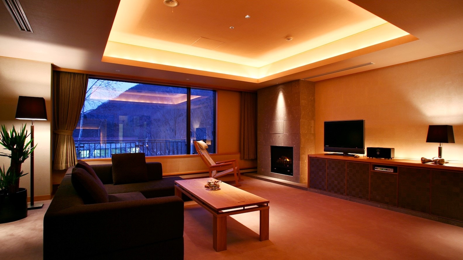 [Phòng suite 10m2/phòng khách]