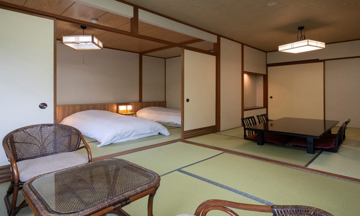 [Guest room: Japanese-style room]