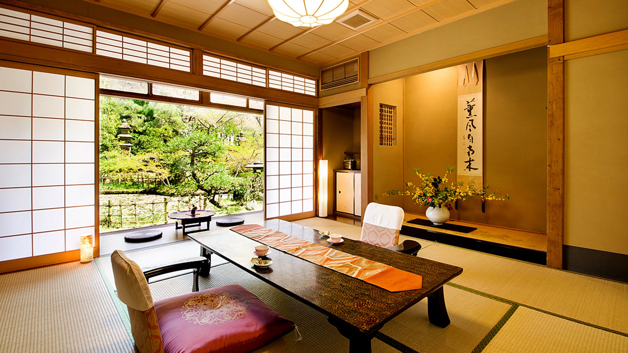 [Tsuruma-TSURU-] & ldquo; Graceful and quiet & rdquo; Guest room with a beautiful view of nature