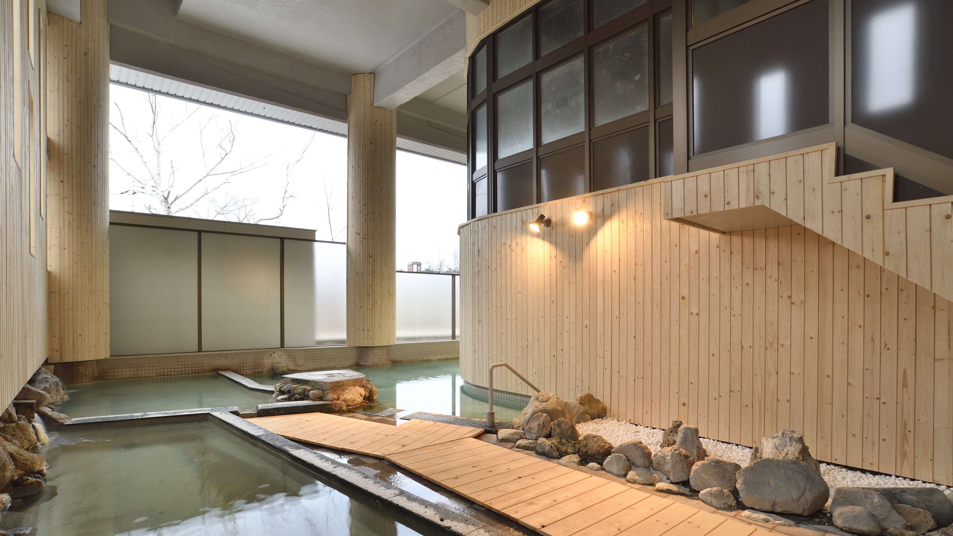 Large communal bath 1st floor open-air bath