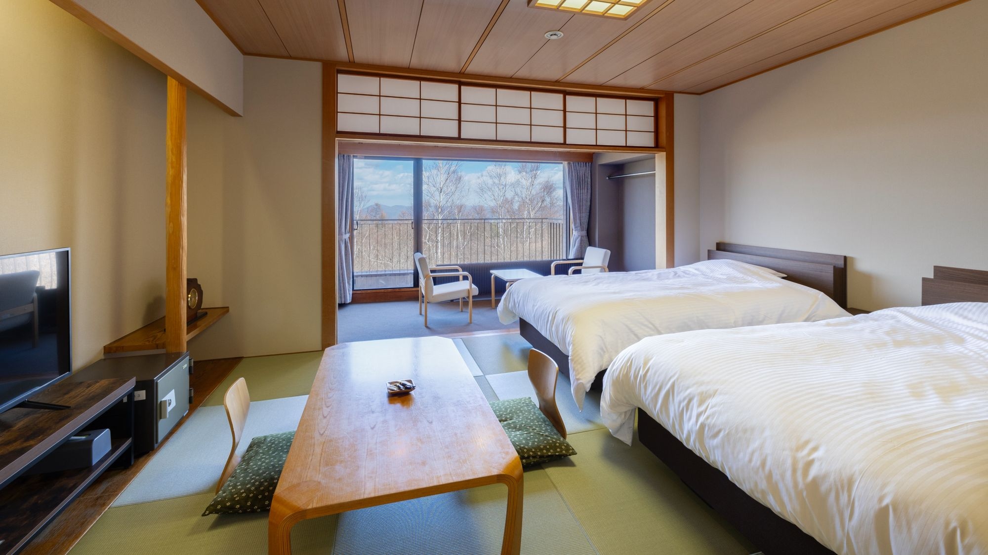 Kamar bergaya Jepang dengan tempat tidur (dua kamar, 10 tikar tatami dan 4,5 tikar tatami), beranda dan toilet termasuk [bebas rokok]