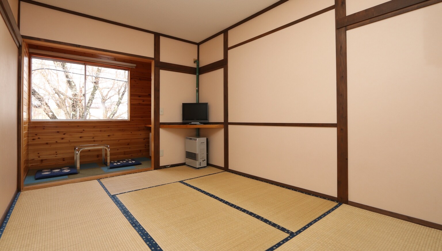 Kamar bergaya Jepang dengan 11 tikar tatami
