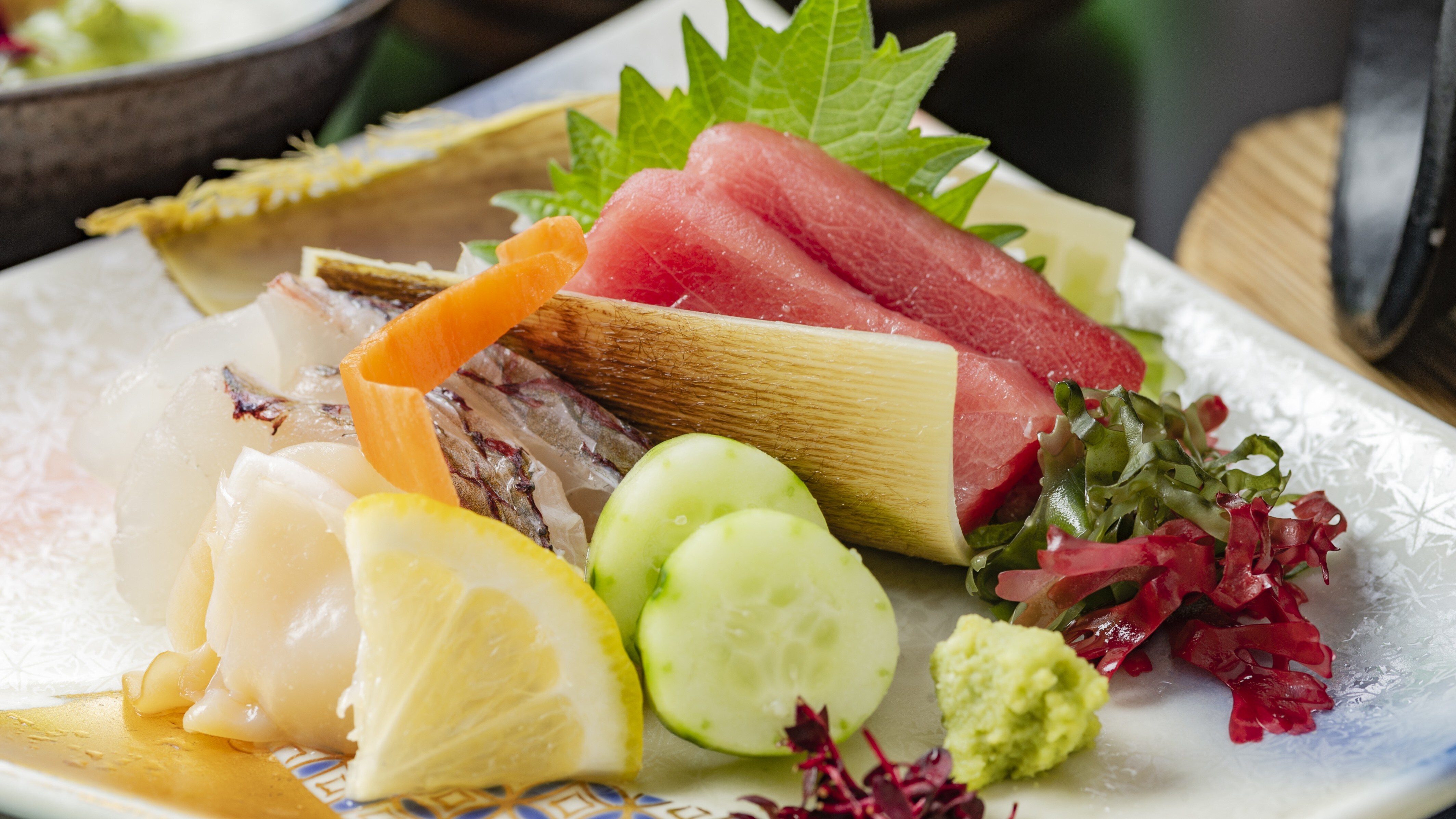 基本春季日式套餐 / 精選海山食材，菜餚均衡，包括刺身、火鍋和炸物。 （圖片）
