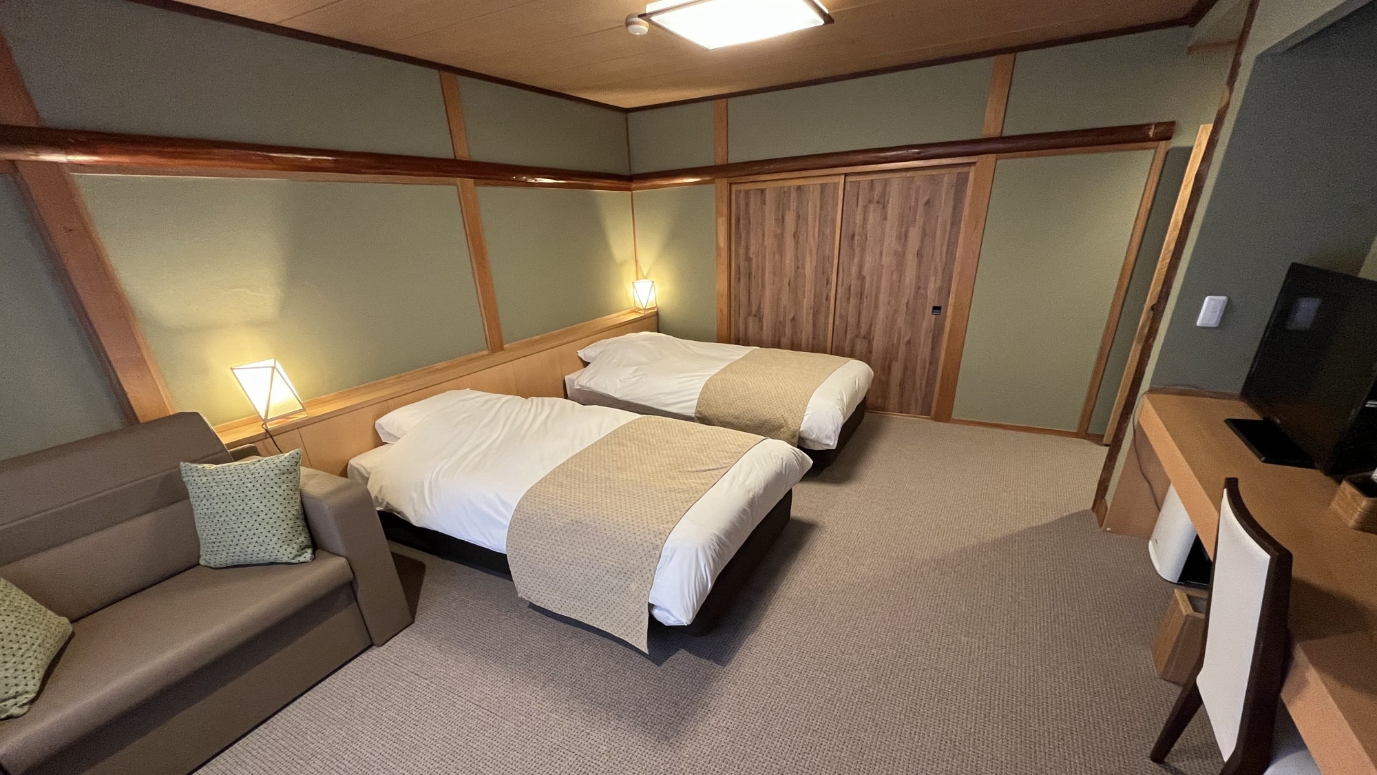 [Sakura] Tanigawadake side hot spring half open-air bath & living room & 2 twin rooms (renovated in November 2022)
