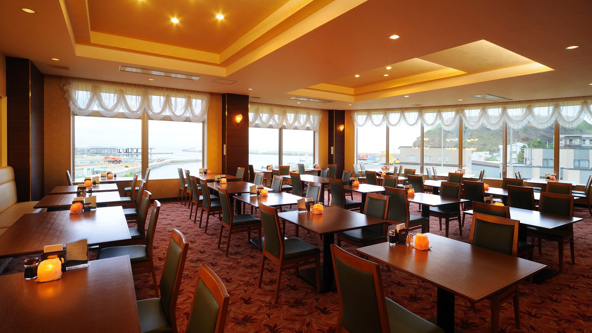 2F Restaurant with a view of the sea [Sea Ray]