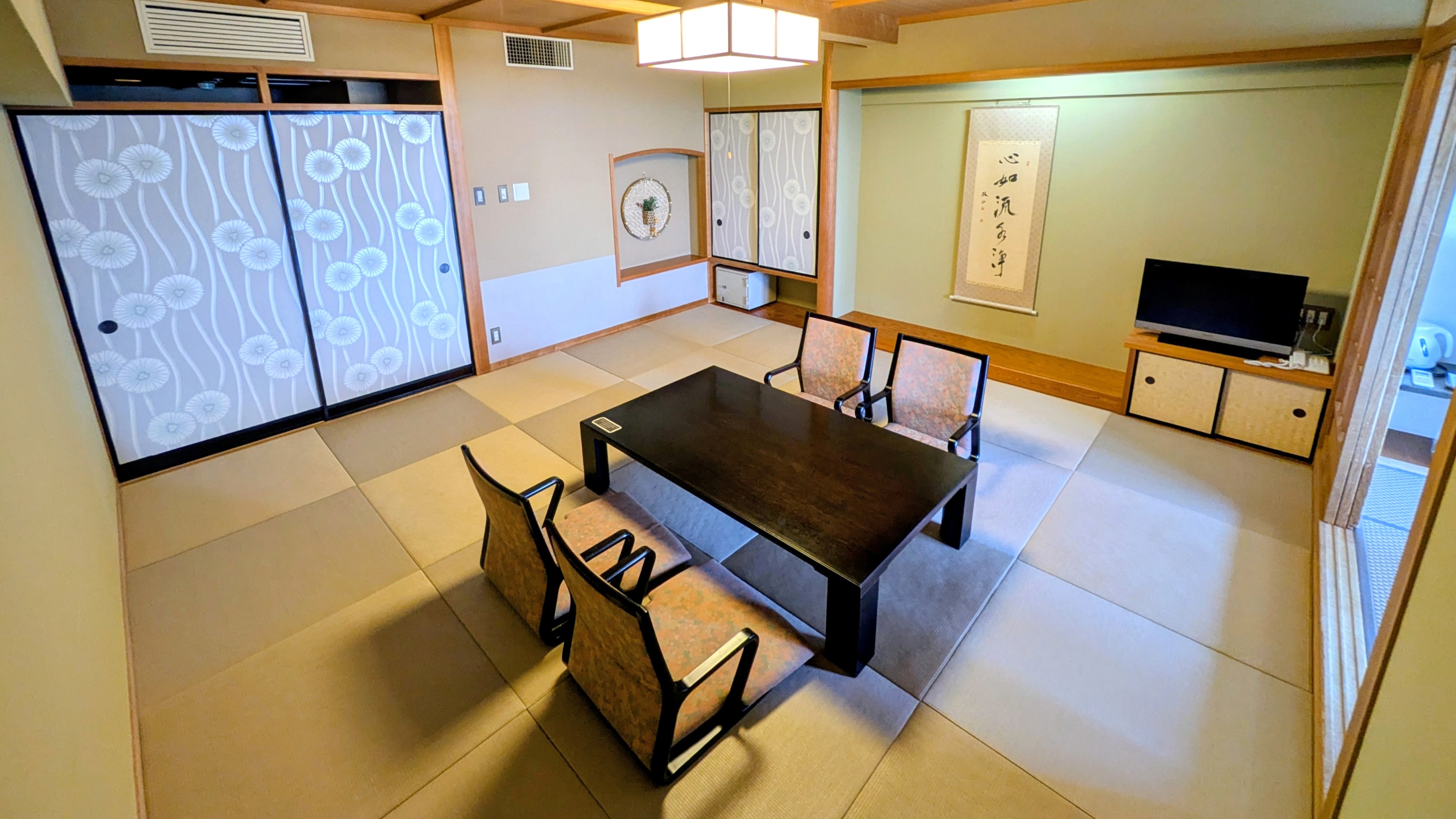 Room with open-air bath "Executive Satoyama (Japanese-style room) / Enamel bathtub" [6th-8th floor, Non-smoking] (Image)