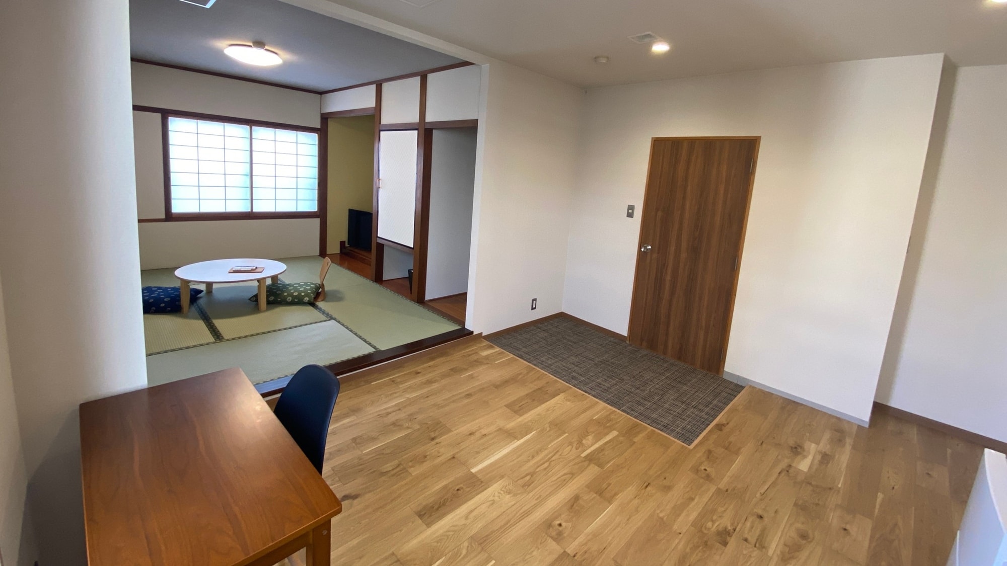 NEW [Welcome to dogs] Special Japanese-Western style room (Twin beds + Relaxing Japanese-style room)