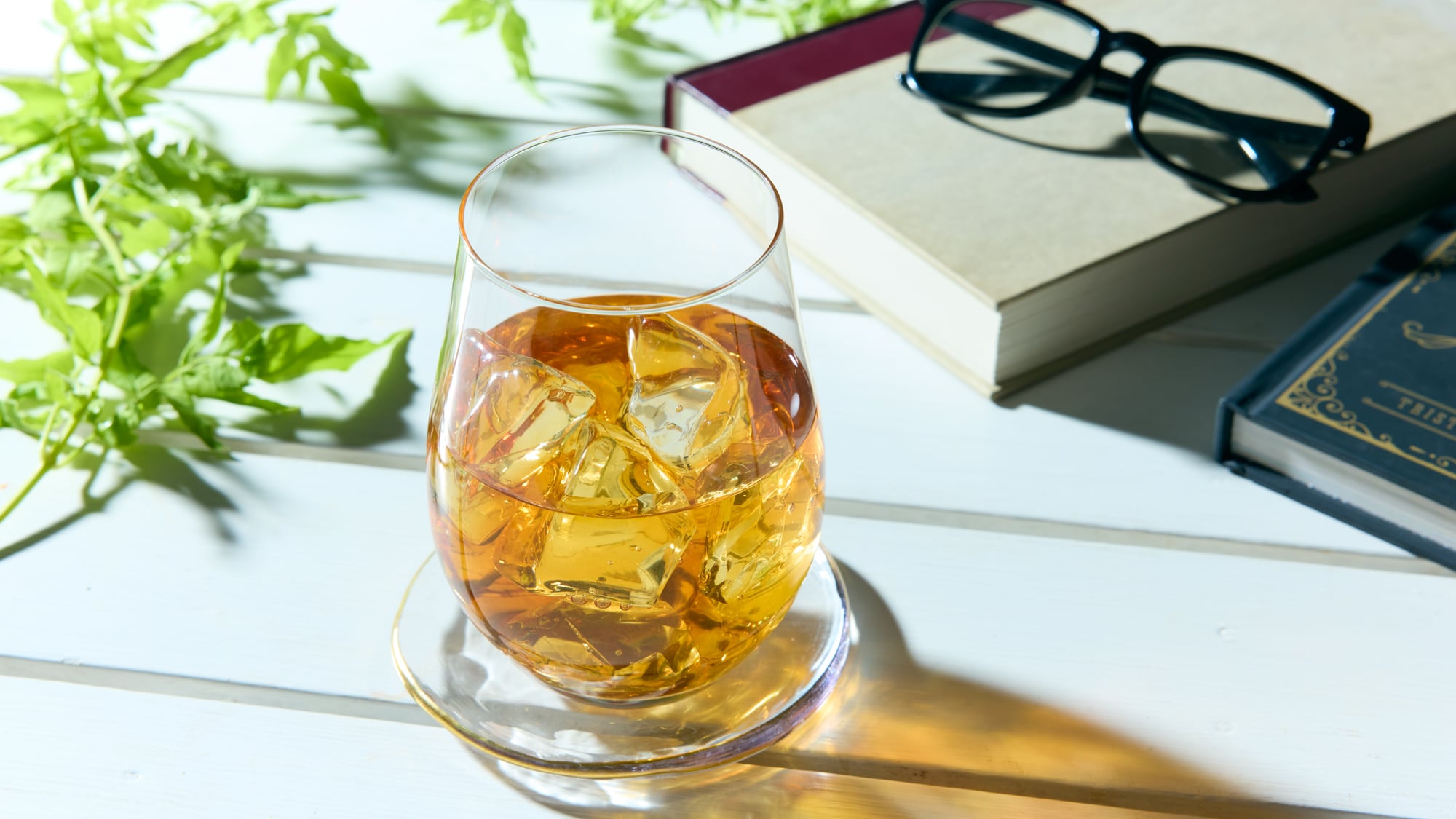 [ชาเย็น] จำหน่ายทุกวันตั้งแต่ Earl Grey, Ceylon, ชาเขียว, โฮจิฉะ และลูกพีชมะกรูด