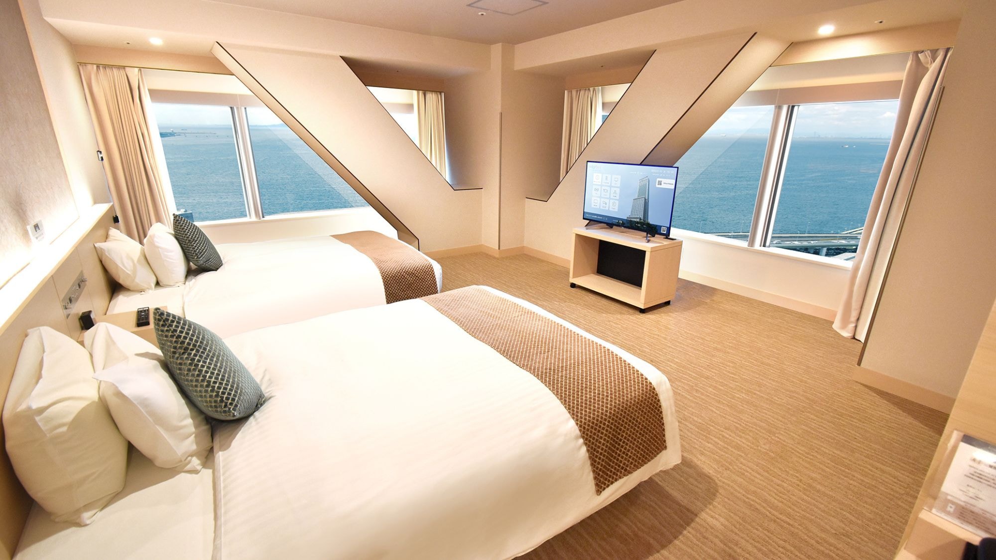 ดีลักซ์ คอร์เนอร์ ทวิน วิวอ่าว