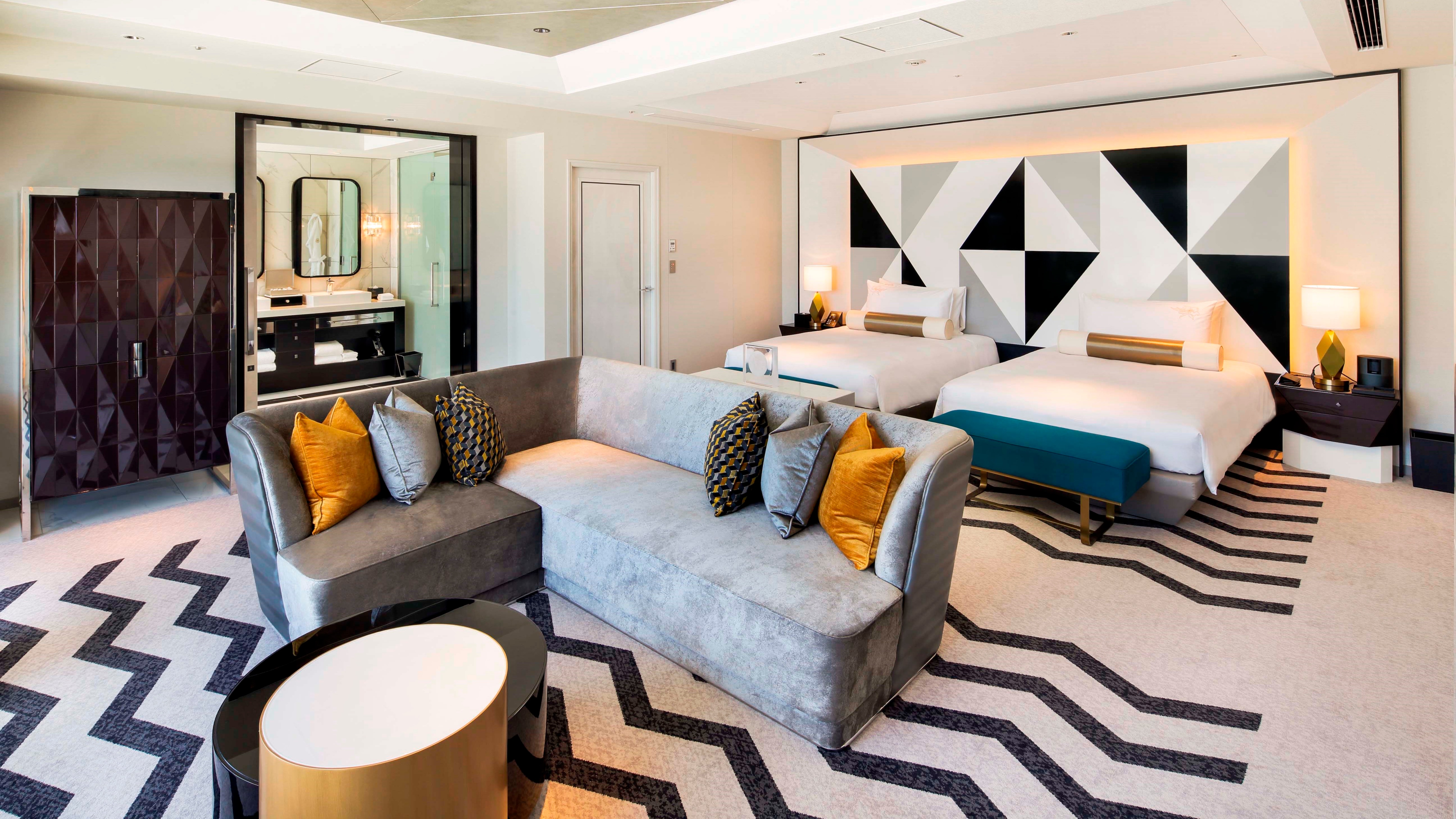 Living room (Premier Suite)