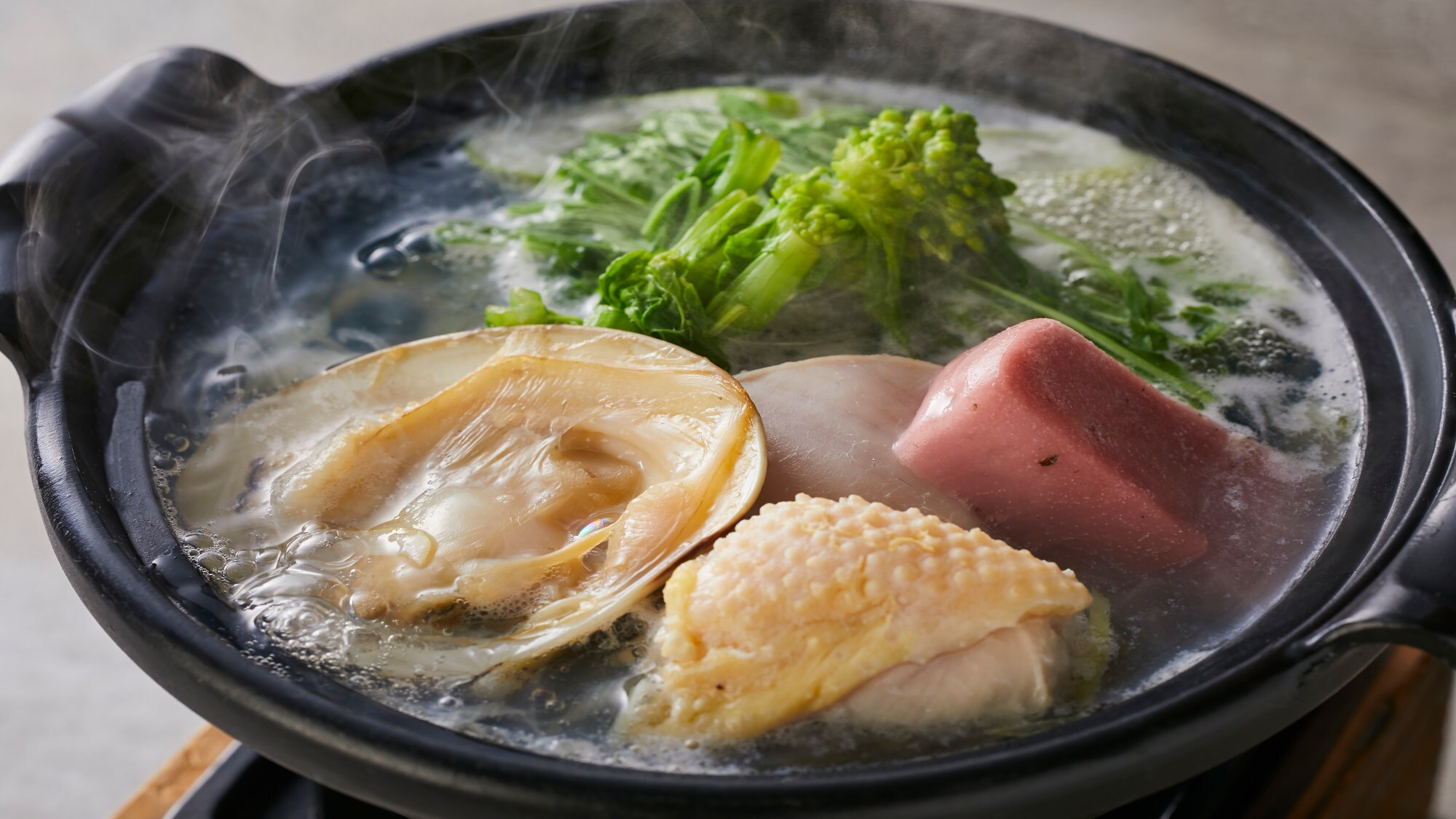 [อาหารไคเซกิจากพรแห่งแผ่นดิน] ฤดูใบไม้ผลิ (มีนาคม - พฤษภาคม 2026) หม้อไฟไก่ยามาโตะและหอยลาย