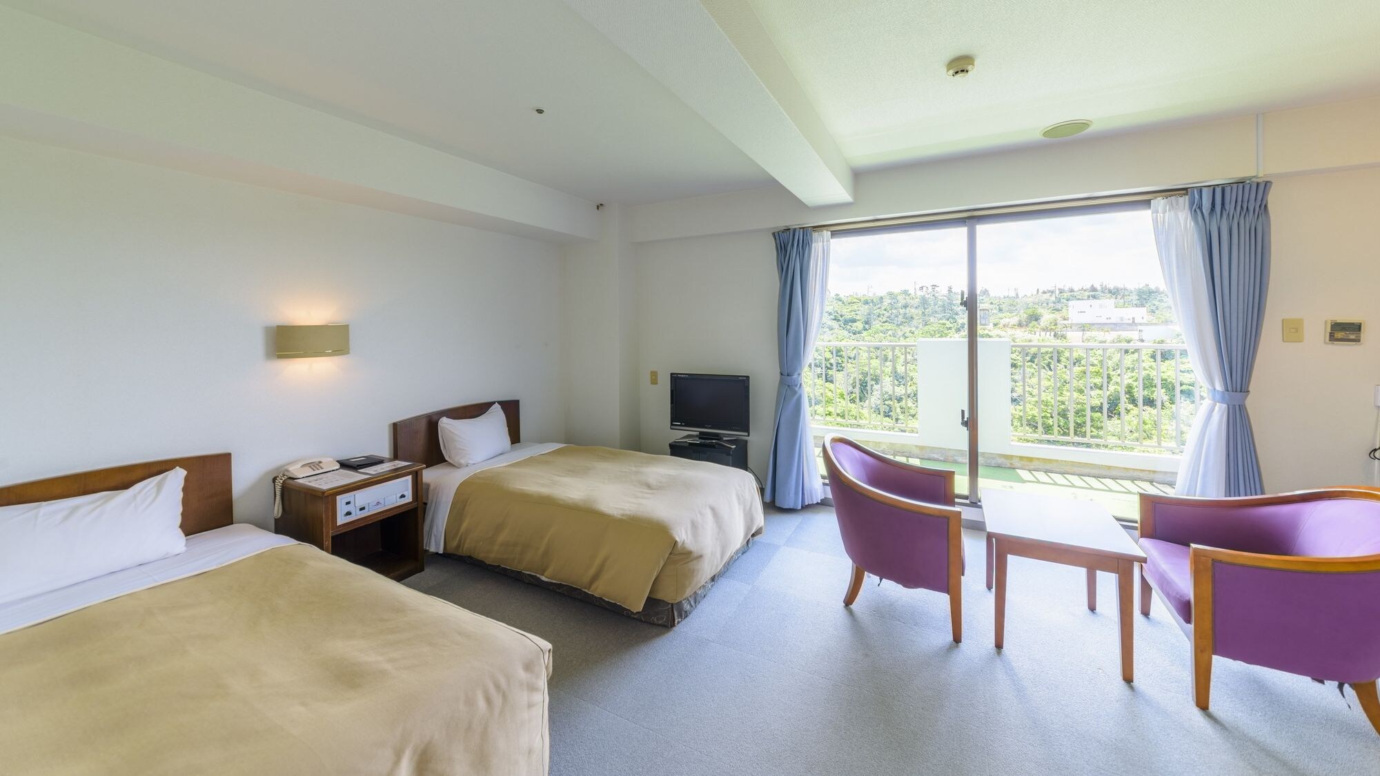 Green View Room | A cozy space.