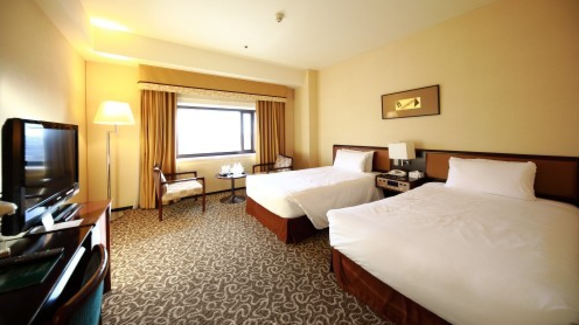 Superior Twin Room (9th to 12th floors) Size: 26 square meters Bed width: 200cm x 110cm