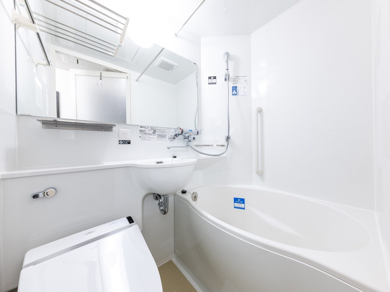 APA Hotel's original egg-shaped unit bath