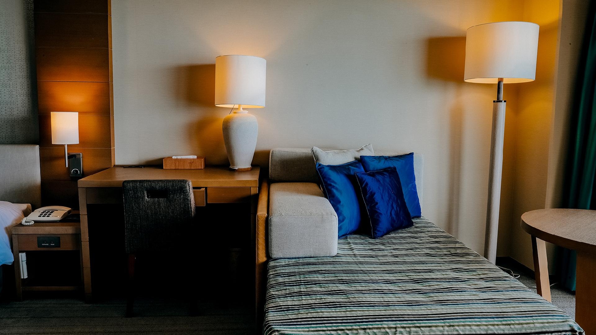 Premium Twin / View Bathroom (Coral Wing)