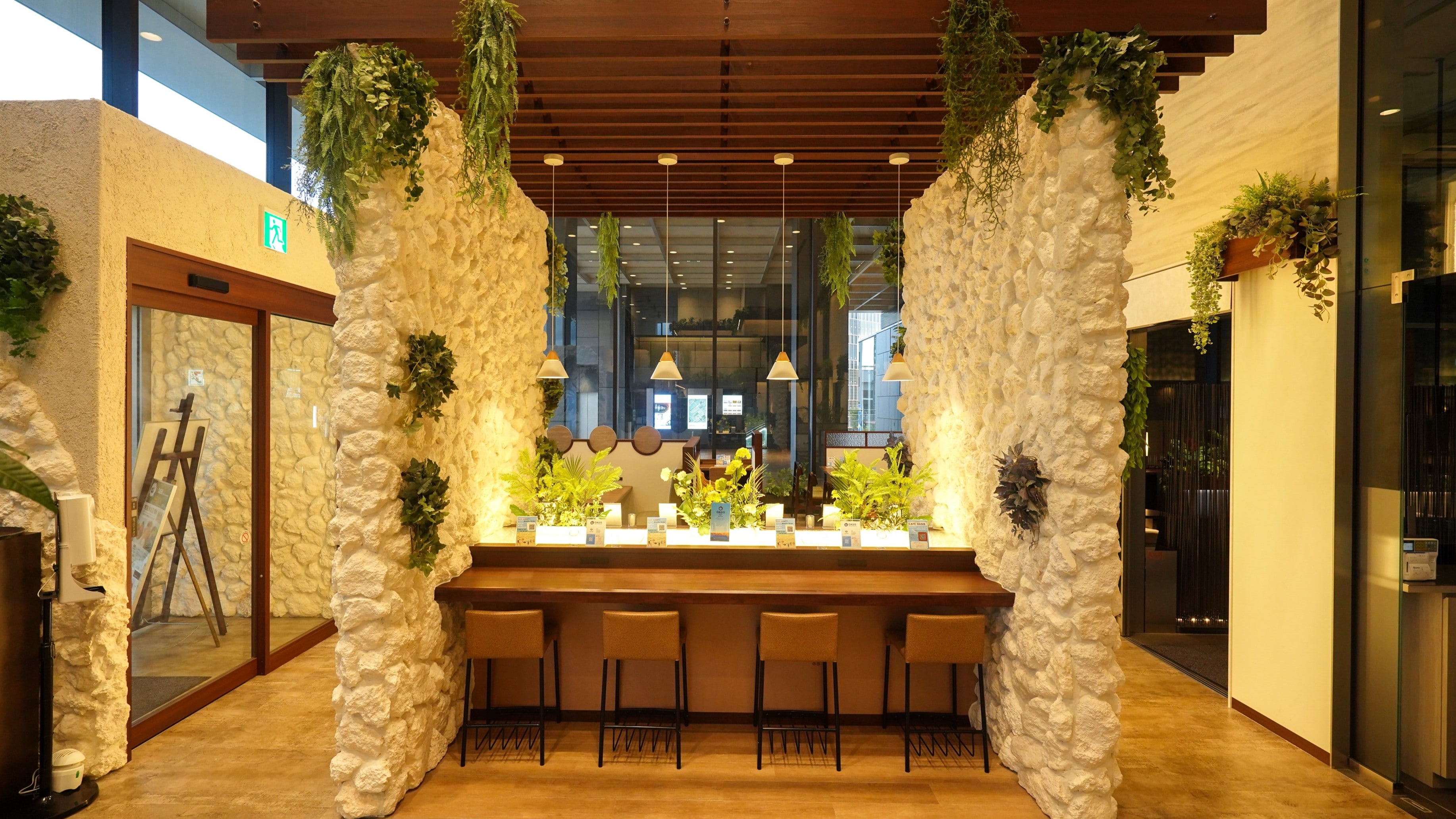 [Oasis cafe & Lounge] Inside the lounge