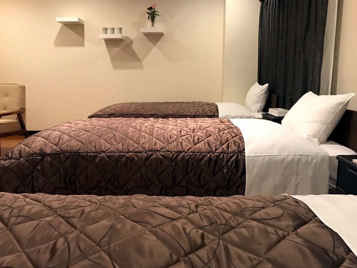 Triple room interior
