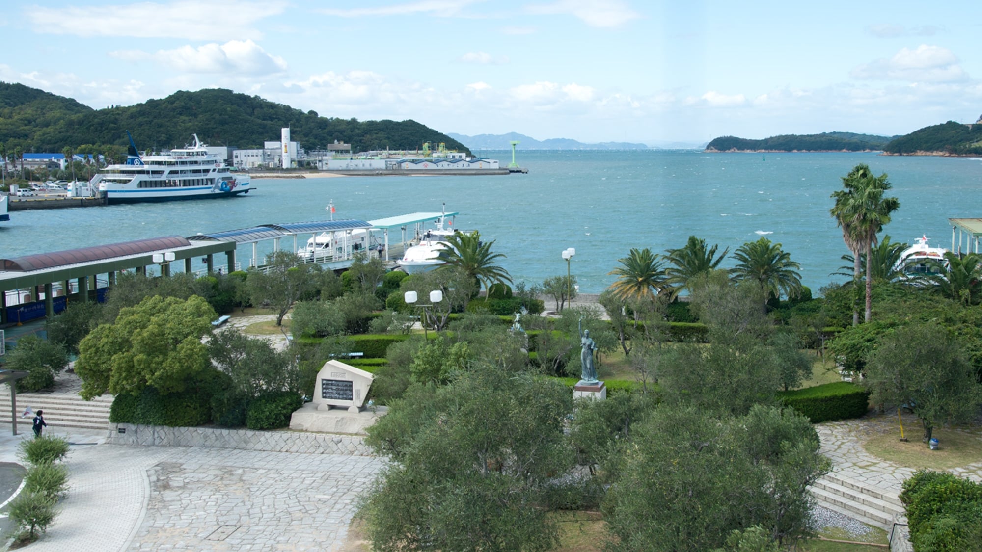 * View from the guest room: Spend a relaxing time in the refreshing breeze.