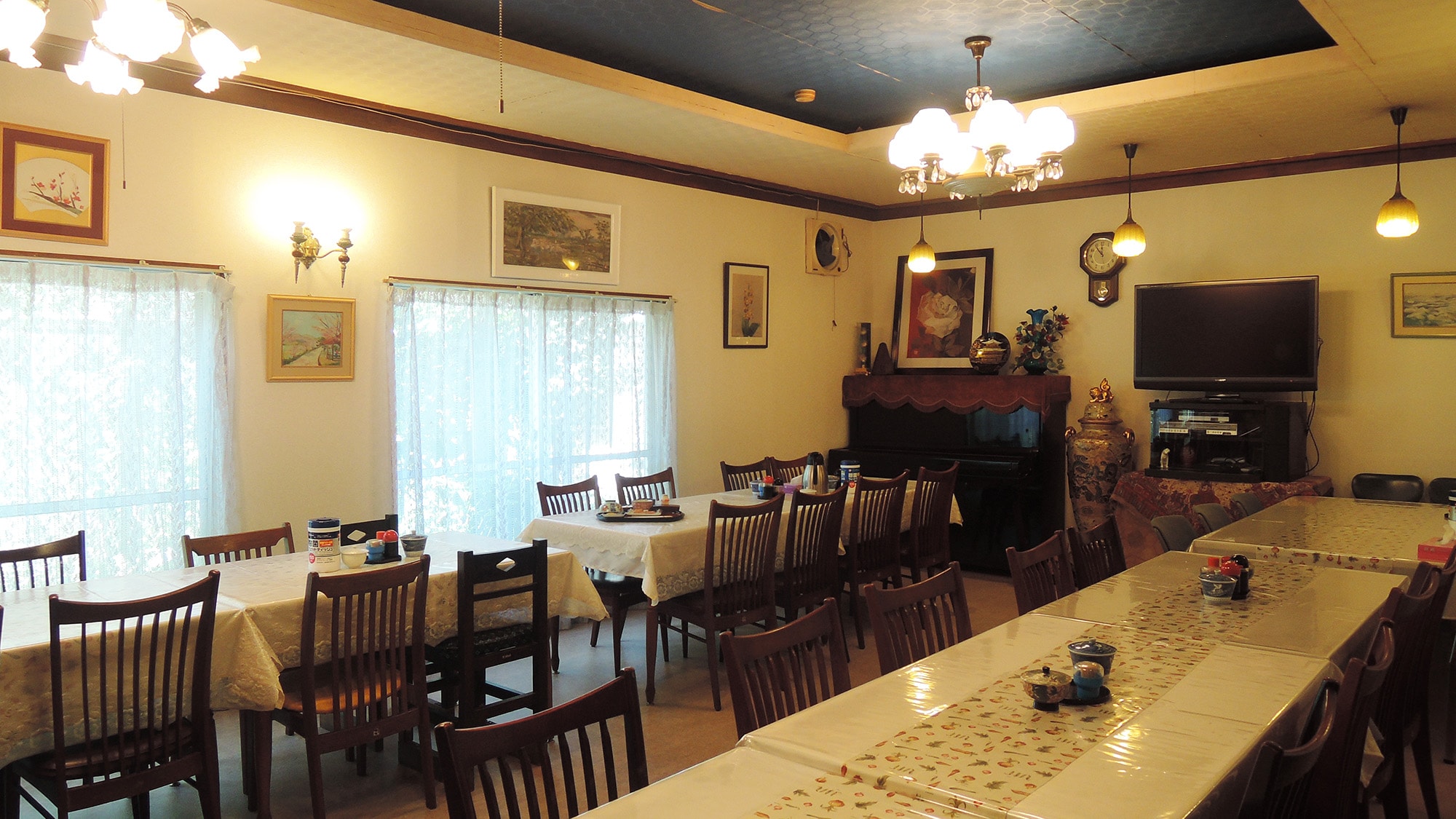 * [Restaurant] The dining place of Ryokan Kenrokuen. Please come here for a meal on foot.