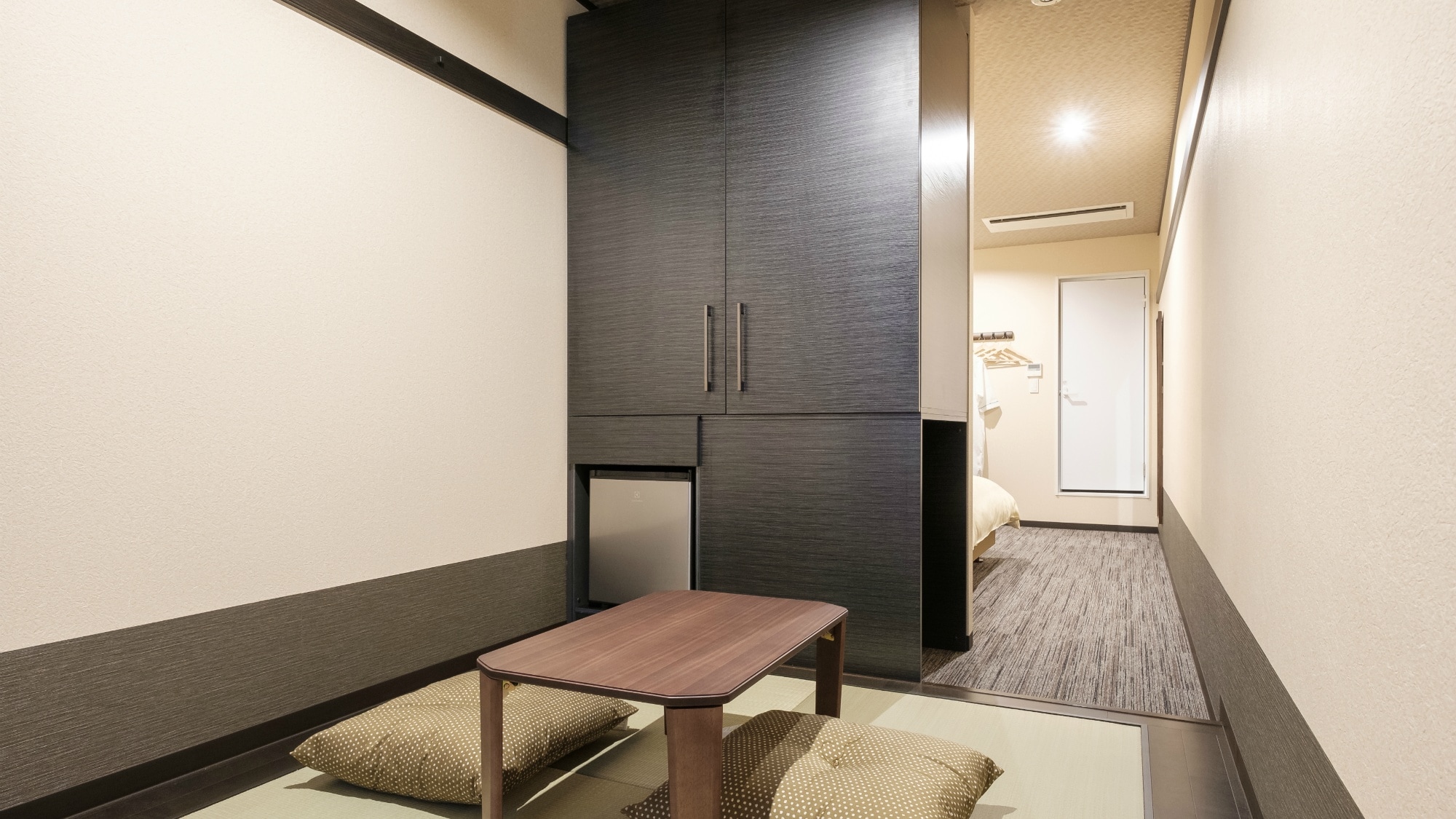 A twin room with a Japanese-Western feel. Please relax in a Japanese atmosphere.