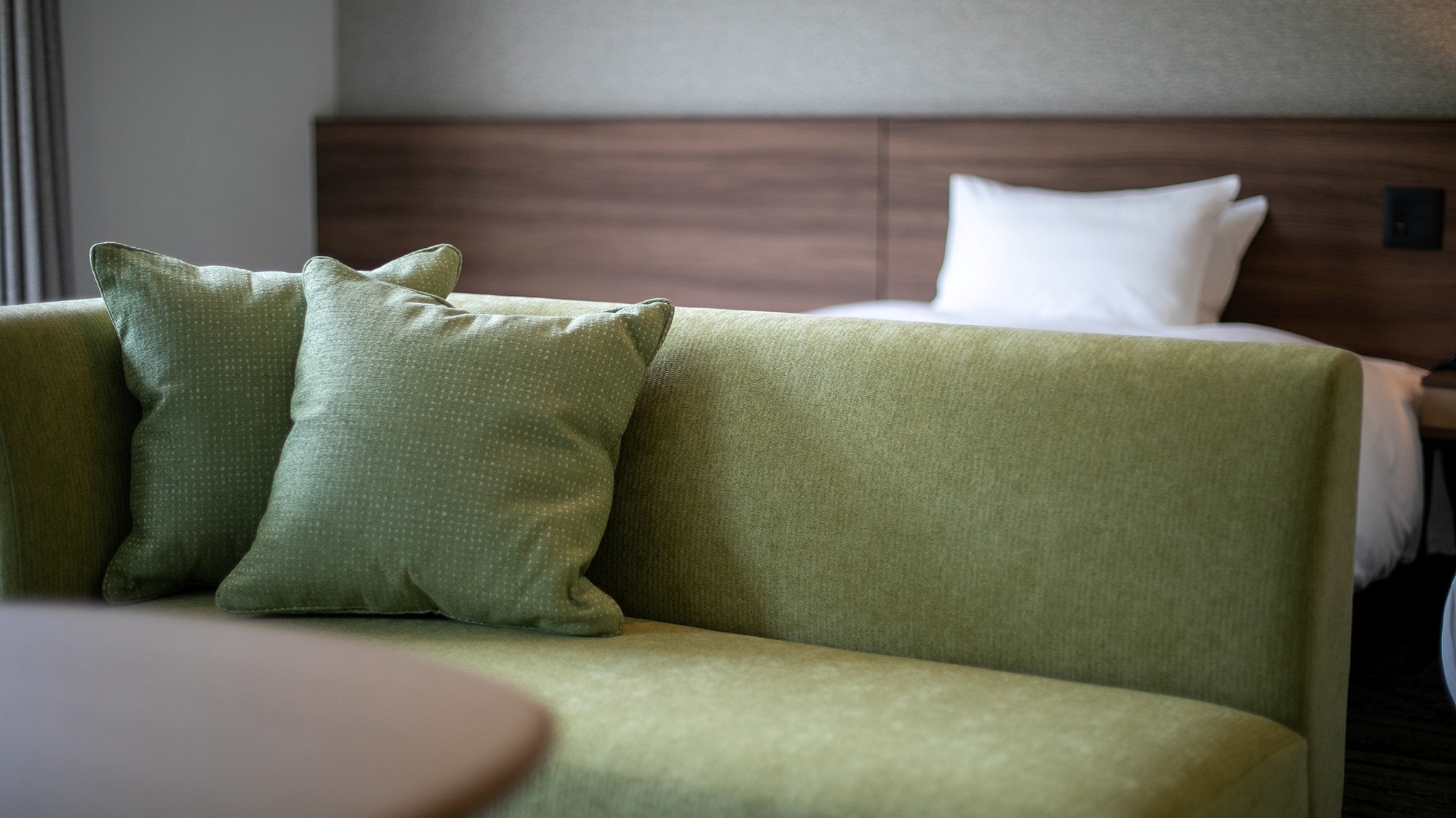 Deluxe Twin Side View