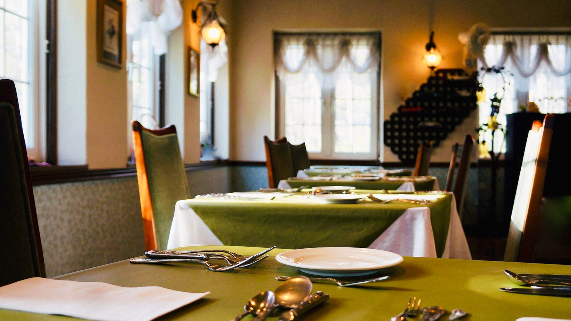 ・[Restaurant] Enjoy a relaxing meal in an elegant atmosphere.