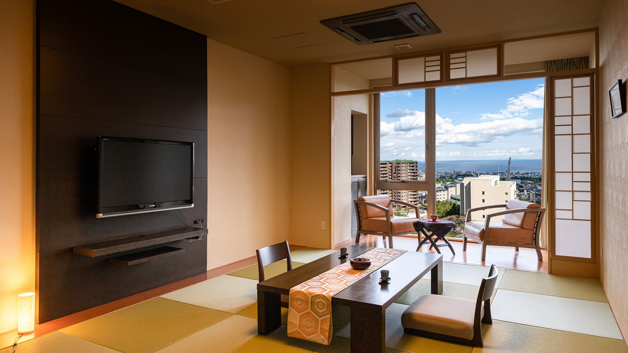 ◆ Tsukinoso ◆ Special Japanese-style room "Matsukaze" ◆ A room overlooking Beppu Bay and the cityscape of Beppu