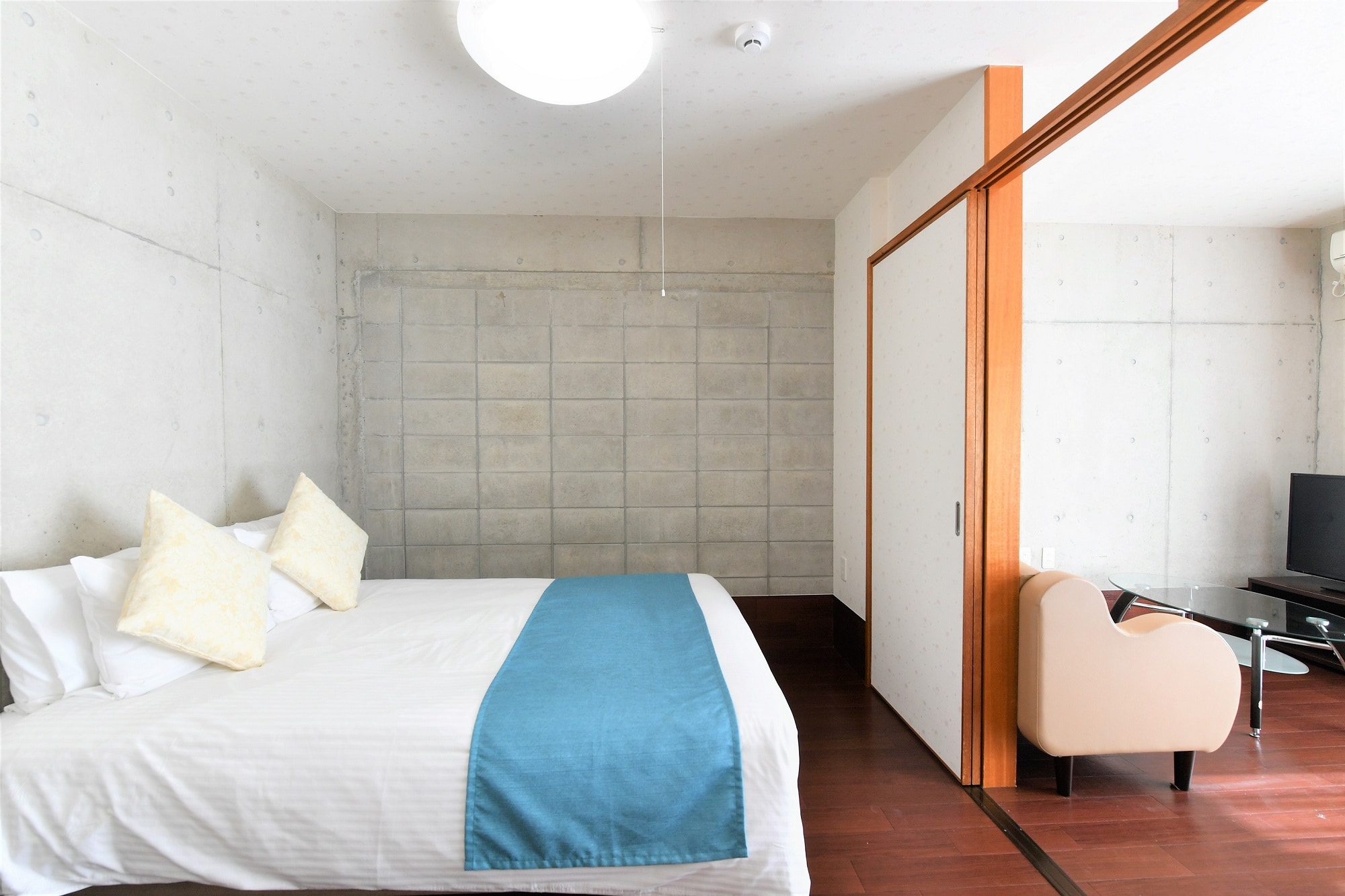 Standard room (sea side) Simmons bed *Configuration example A type [double x 1, single x 2]