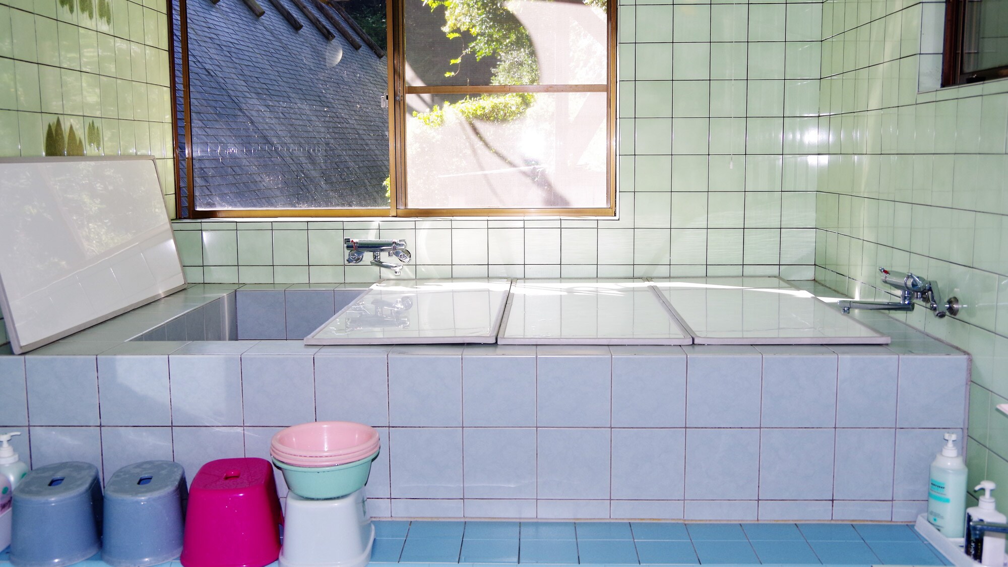 *[Bath] A circulating bath
