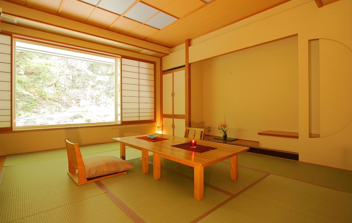 Senkyotei 10榻榻米是山邊的房間。