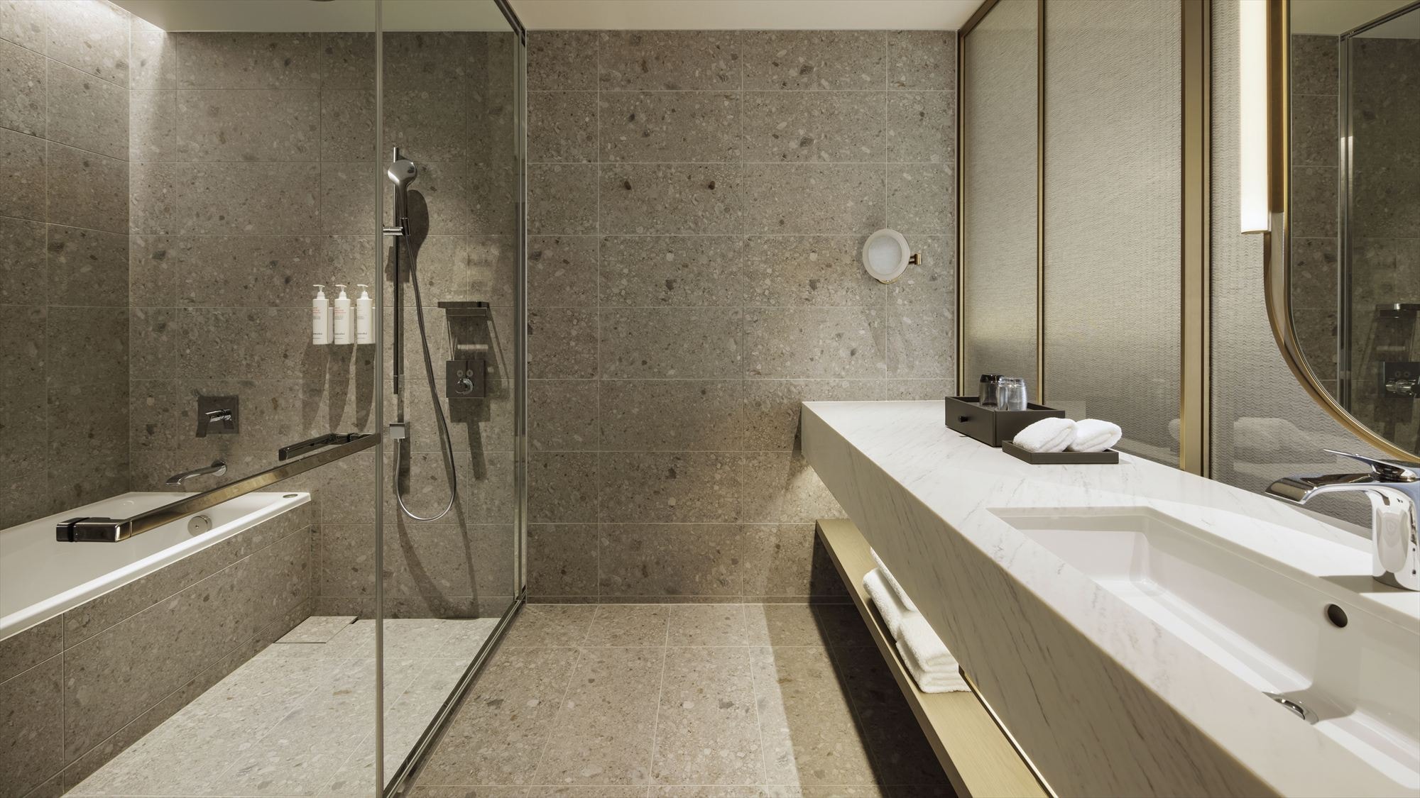 ห้องมุมสวีท คิงไซส์ ห้องน้ำ