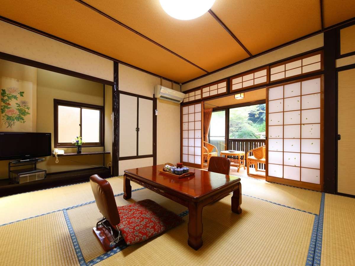 8 tatami Japanese-style room