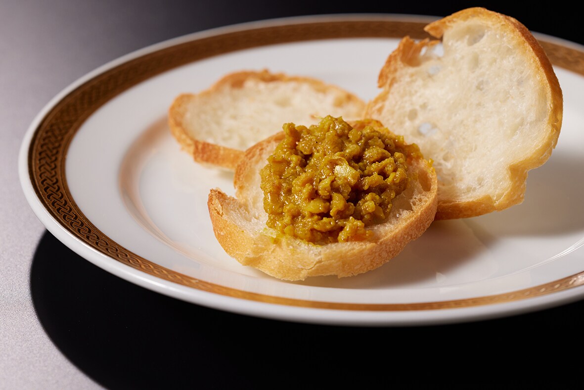 Curry meat miso goes well with bread