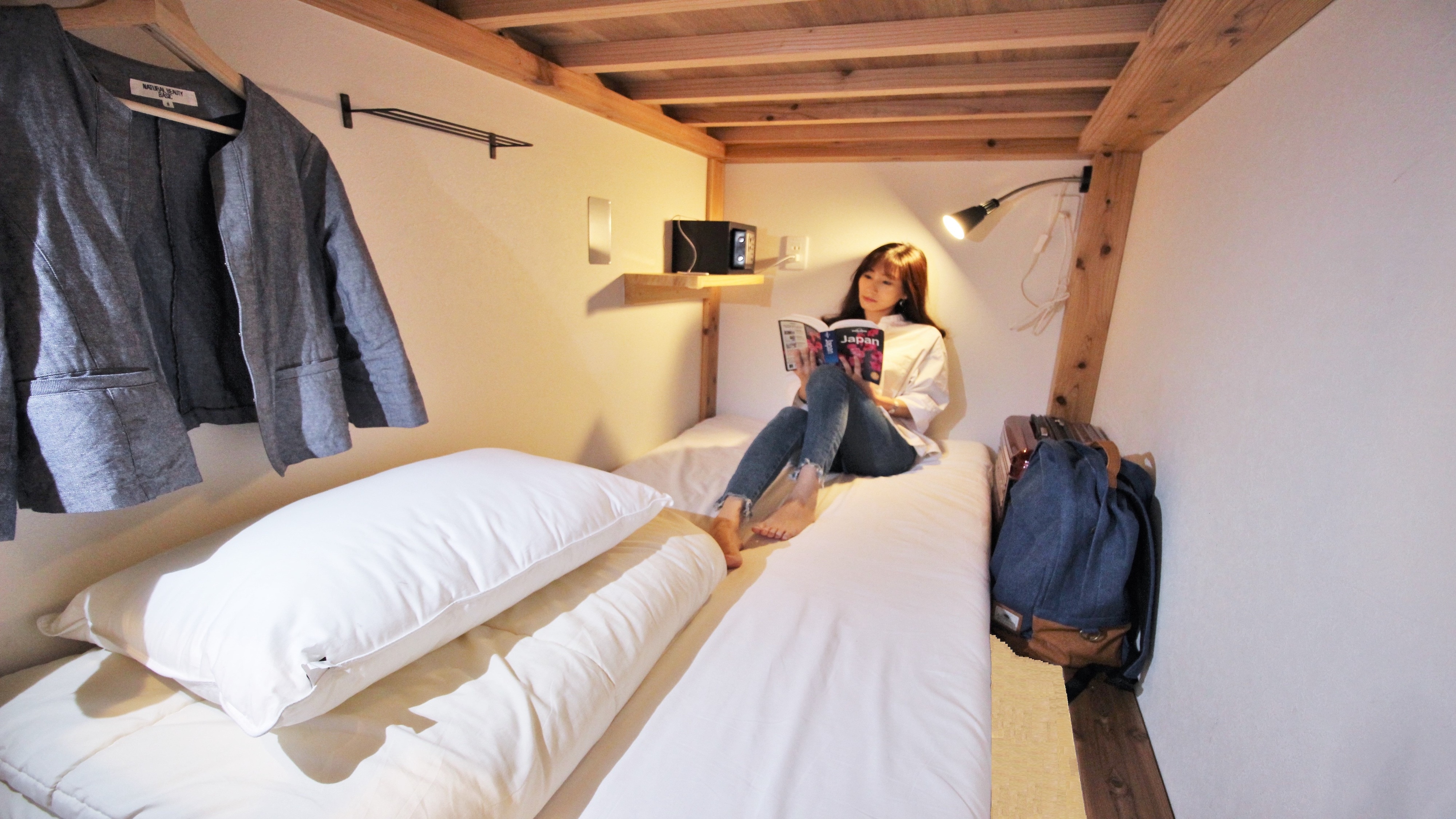 Dormitory bed pod