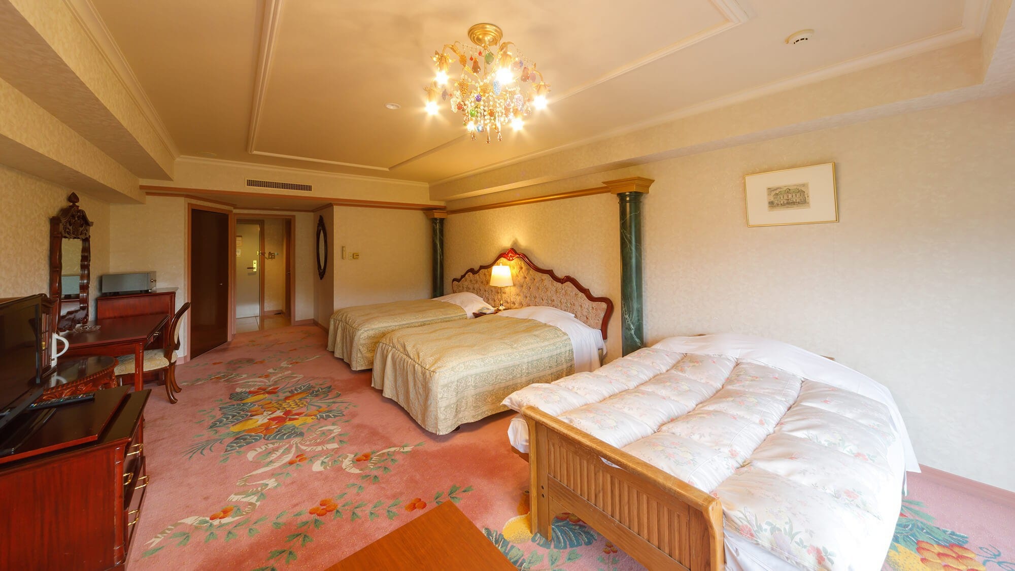 [New building] Western-style twin room / 33-43 square meters and spacious room. Extra beds can be added.