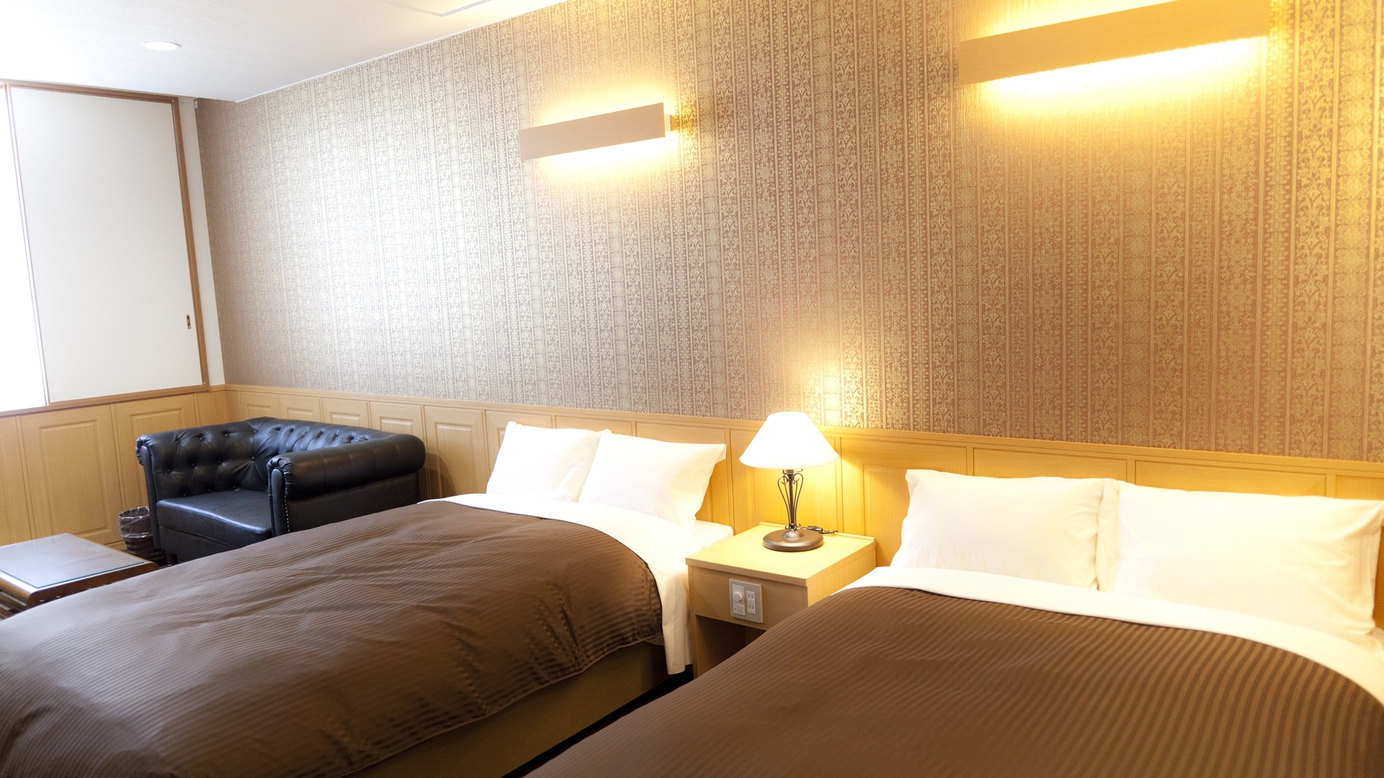 *[Deluxe Twin] A room larger than the standard room.