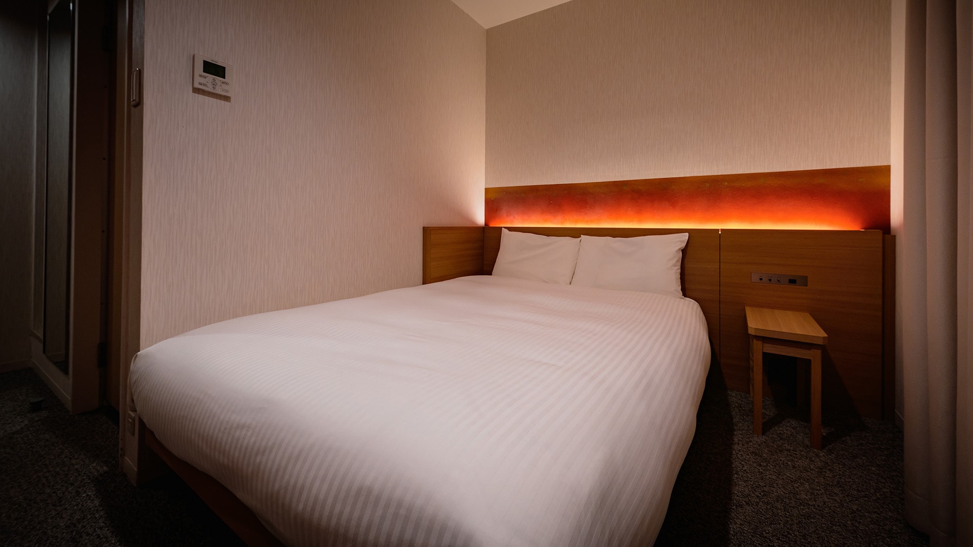 Moderate double [Bed width 140cm]