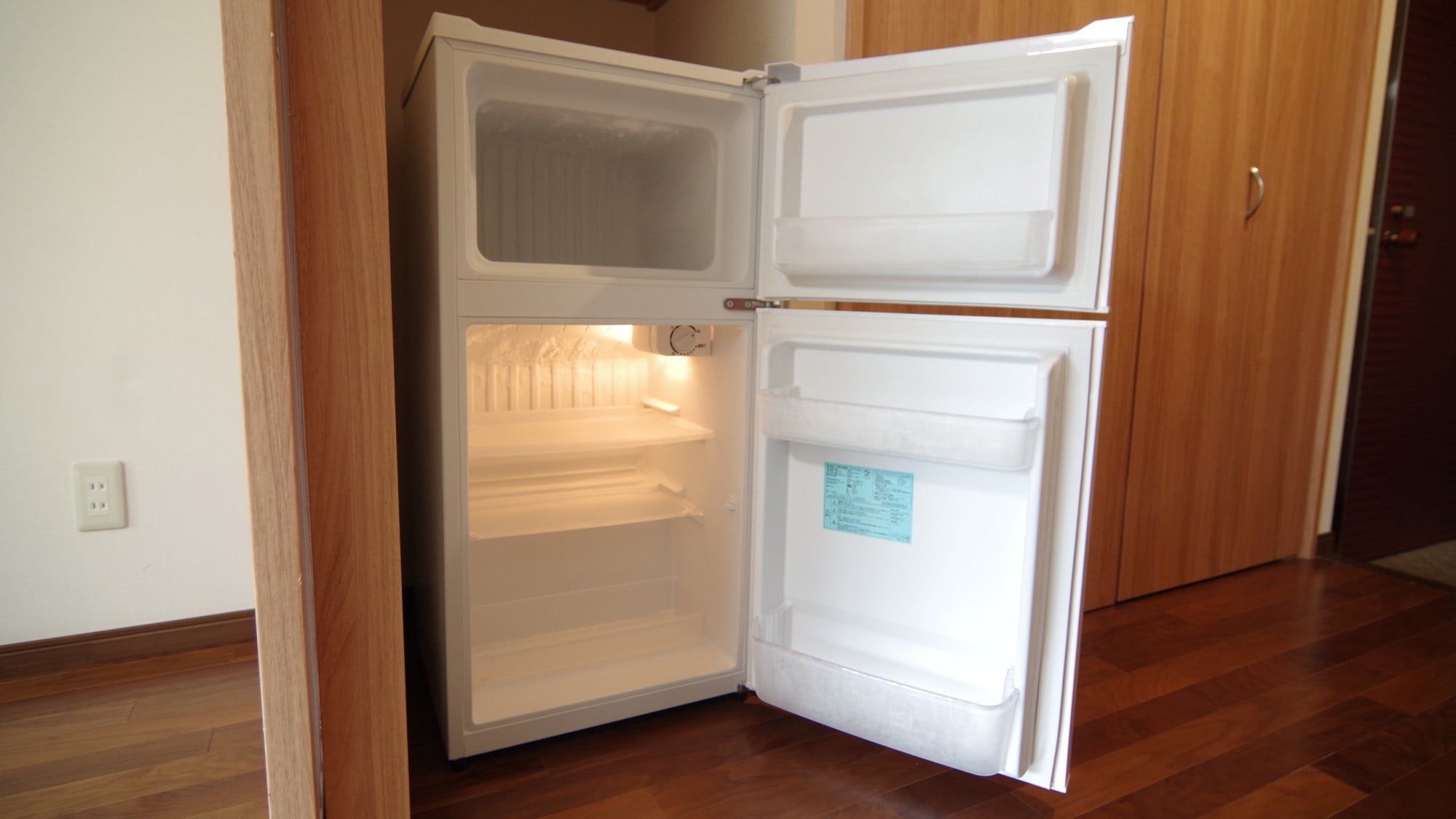 ★Common to all rooms★Guest room refrigerator (empty. OK to bring your own)