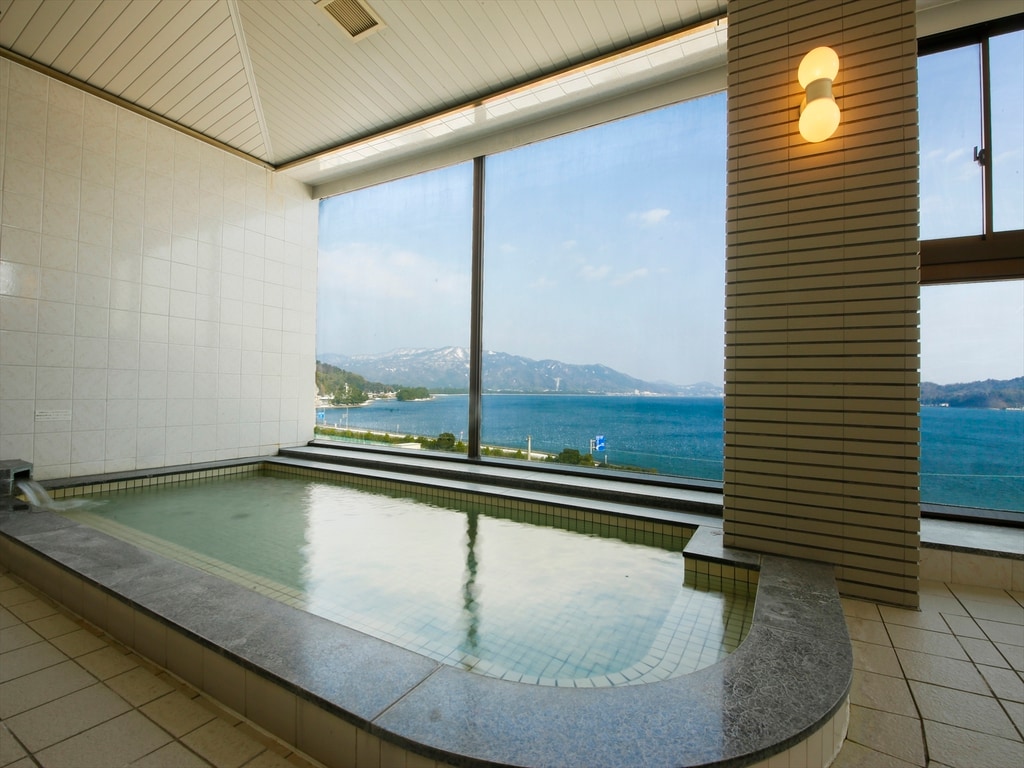 ตัวอย่าง: บ่ออาบน้ำชมวิวภูเขา Yokoichimonji ของ Amanohashidate