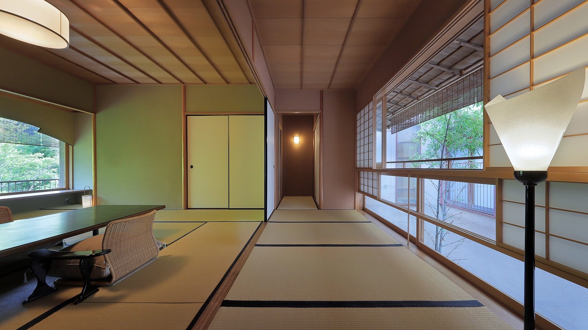 [Hatsugan no Ma] Japanese-style room with half open-air bath (90 square meters)