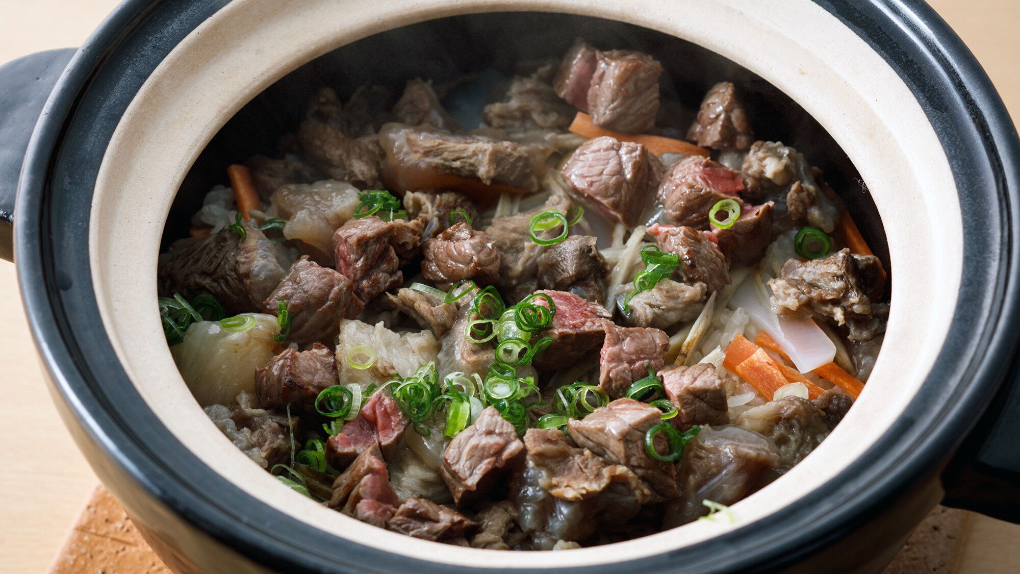 Noto beef tendon clay pot rice (The meal of 〆 is also excellent. It will be one clay pot for 2 or 3 people)