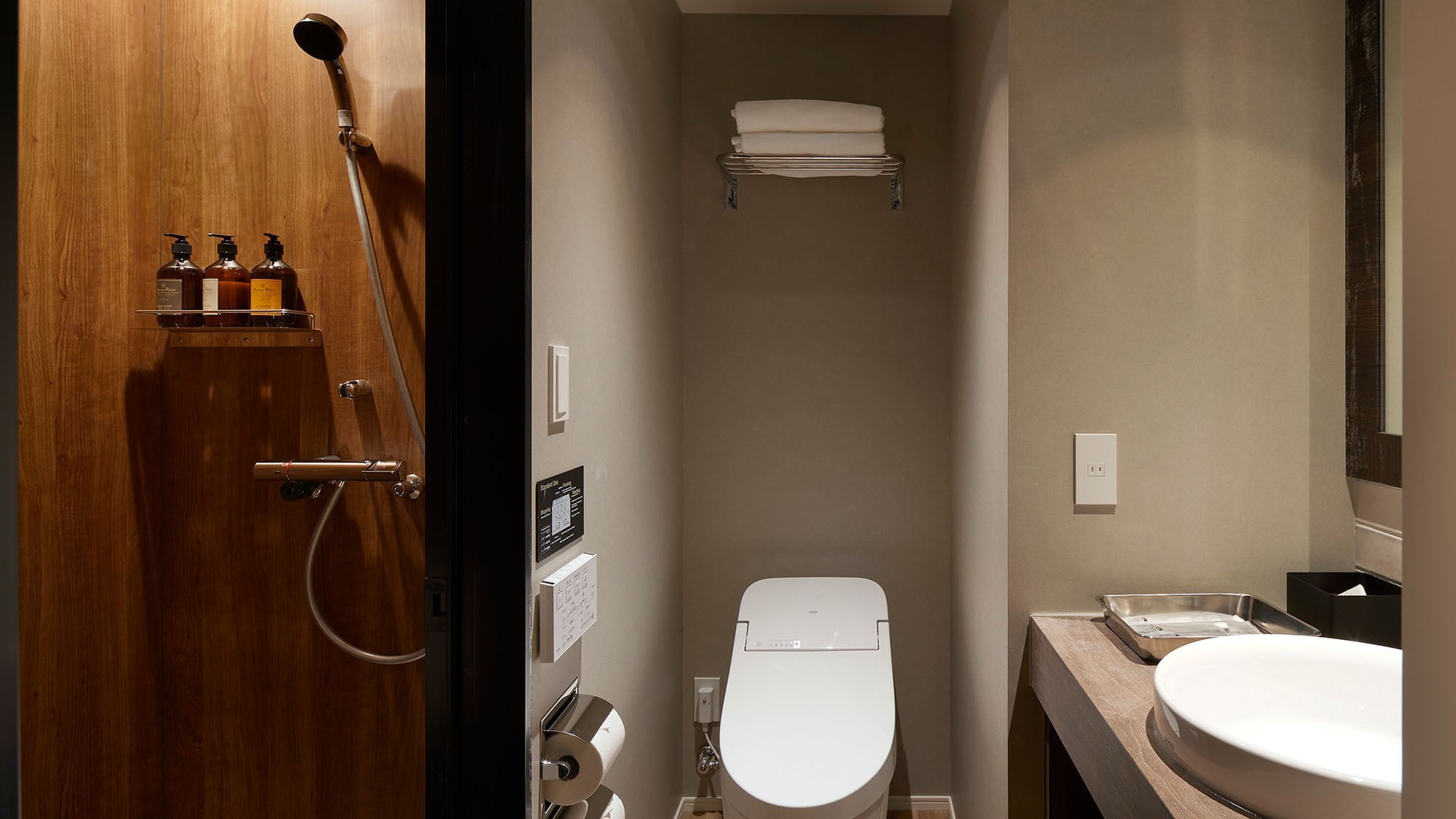 [Shower room / toilet with washing machine] Deluxe double