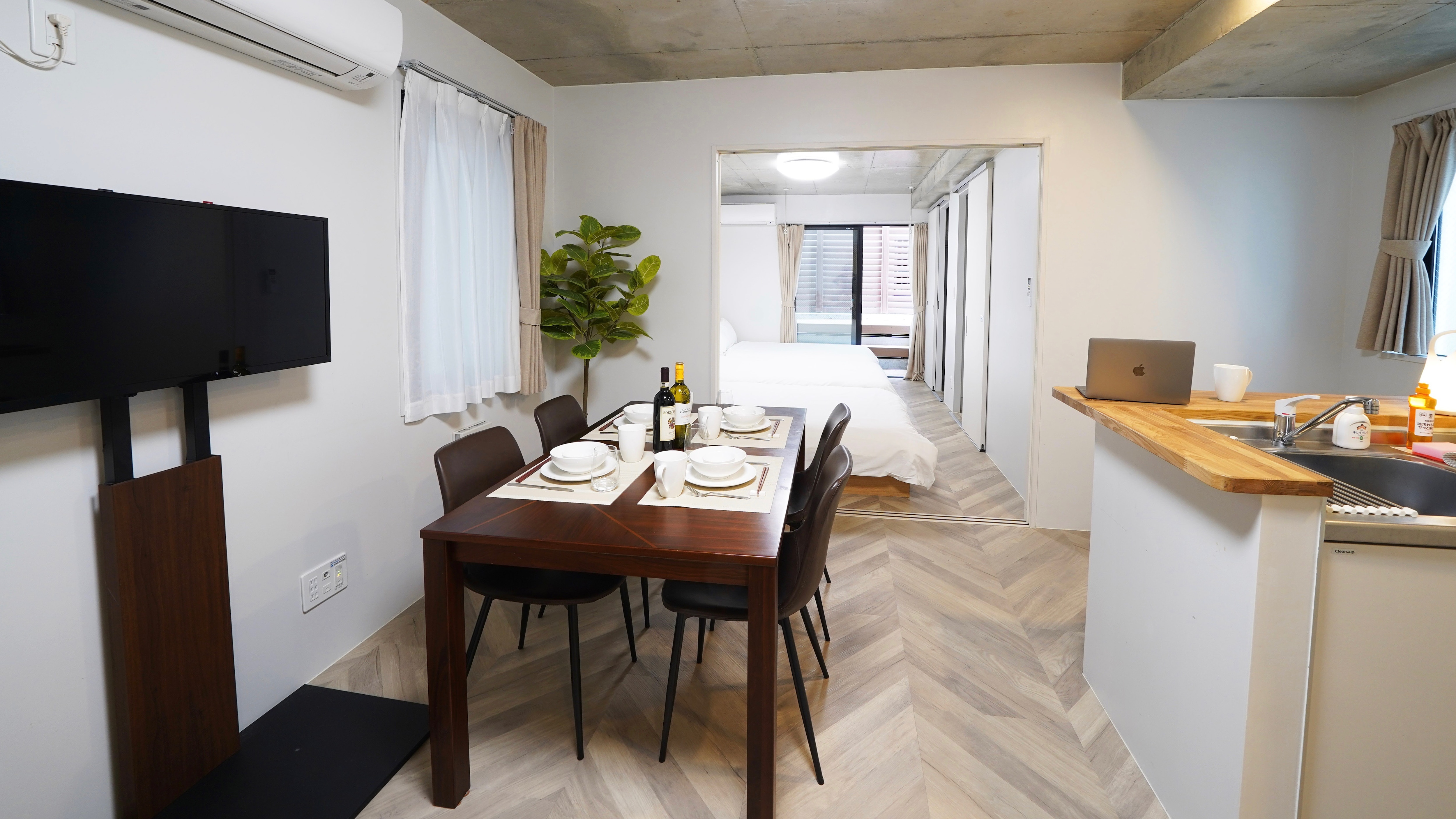 Family Suite A Living Room