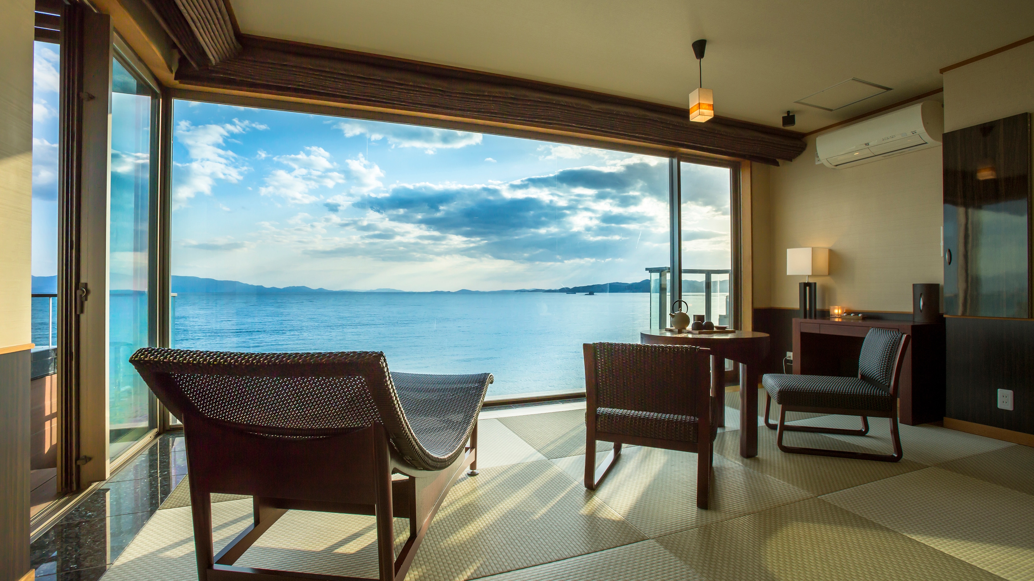 <Ocean view/Sky floor> [Akatsuki] Japanese-Western style room 52㎡/With open-air bath with spectacular view
